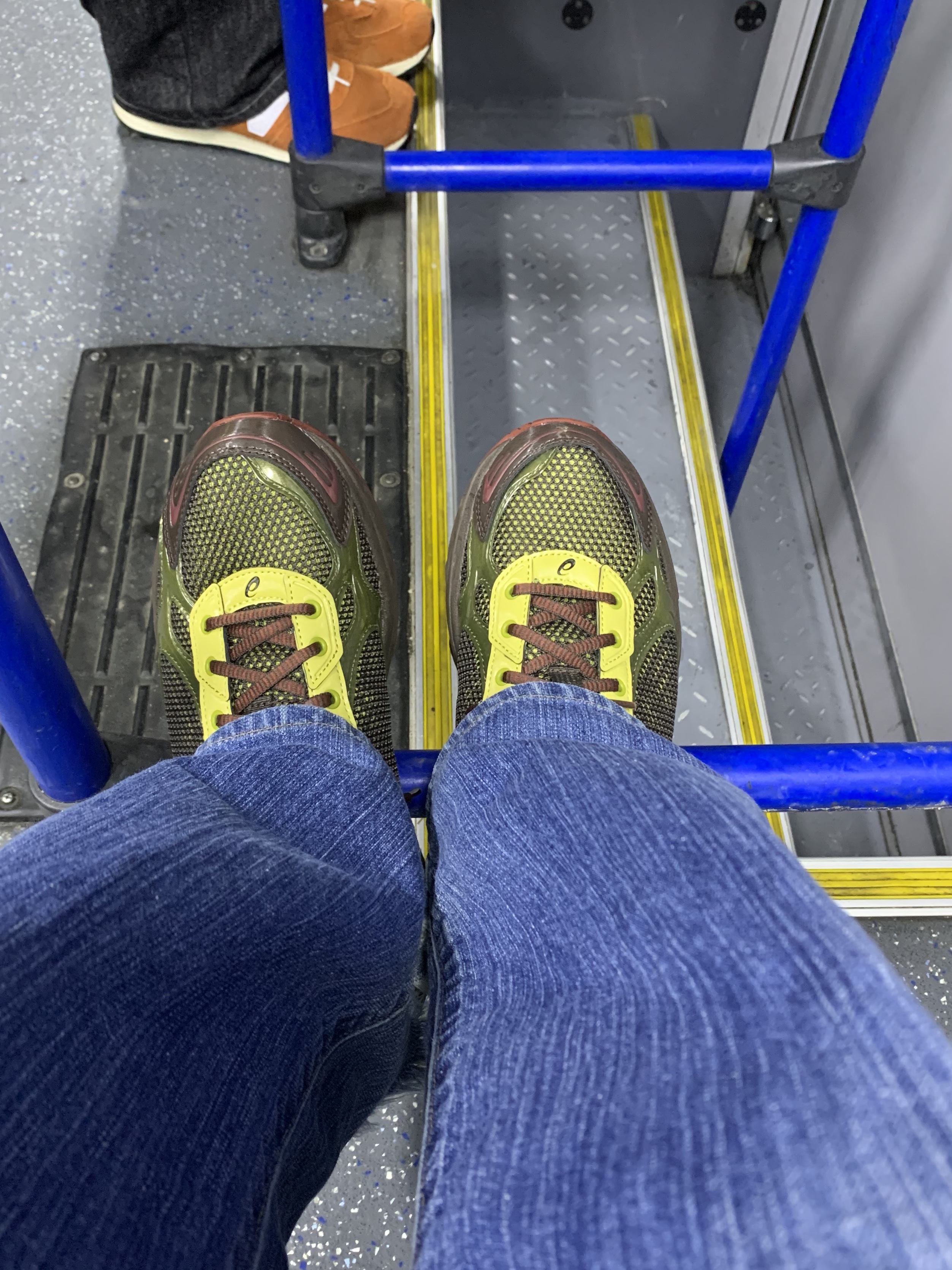 Asics UB4-S Gel-1130 Demitasse 착용 스타일 - 2