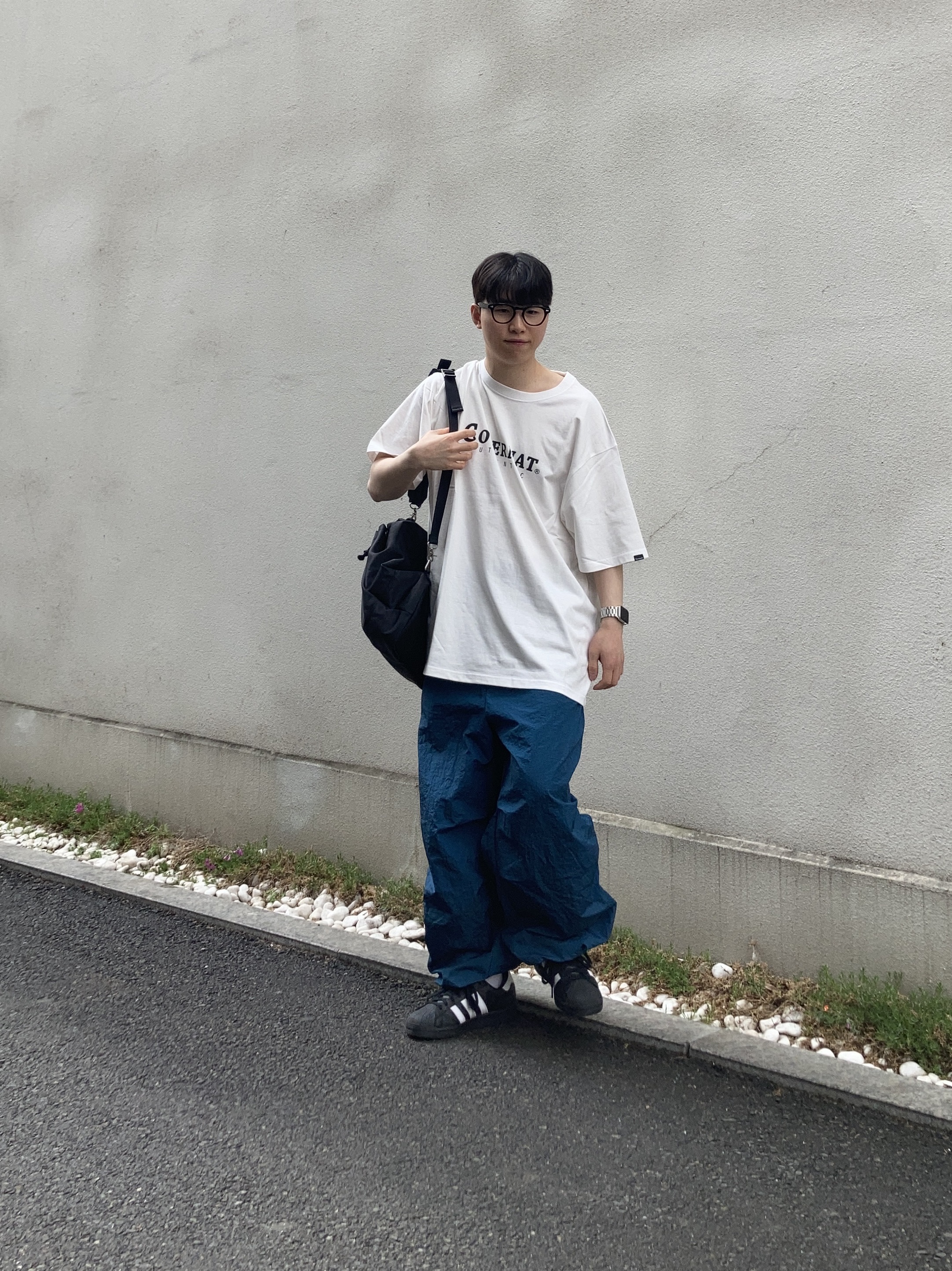 Adidas Superstar Core Black White 착용 스타일 - 3