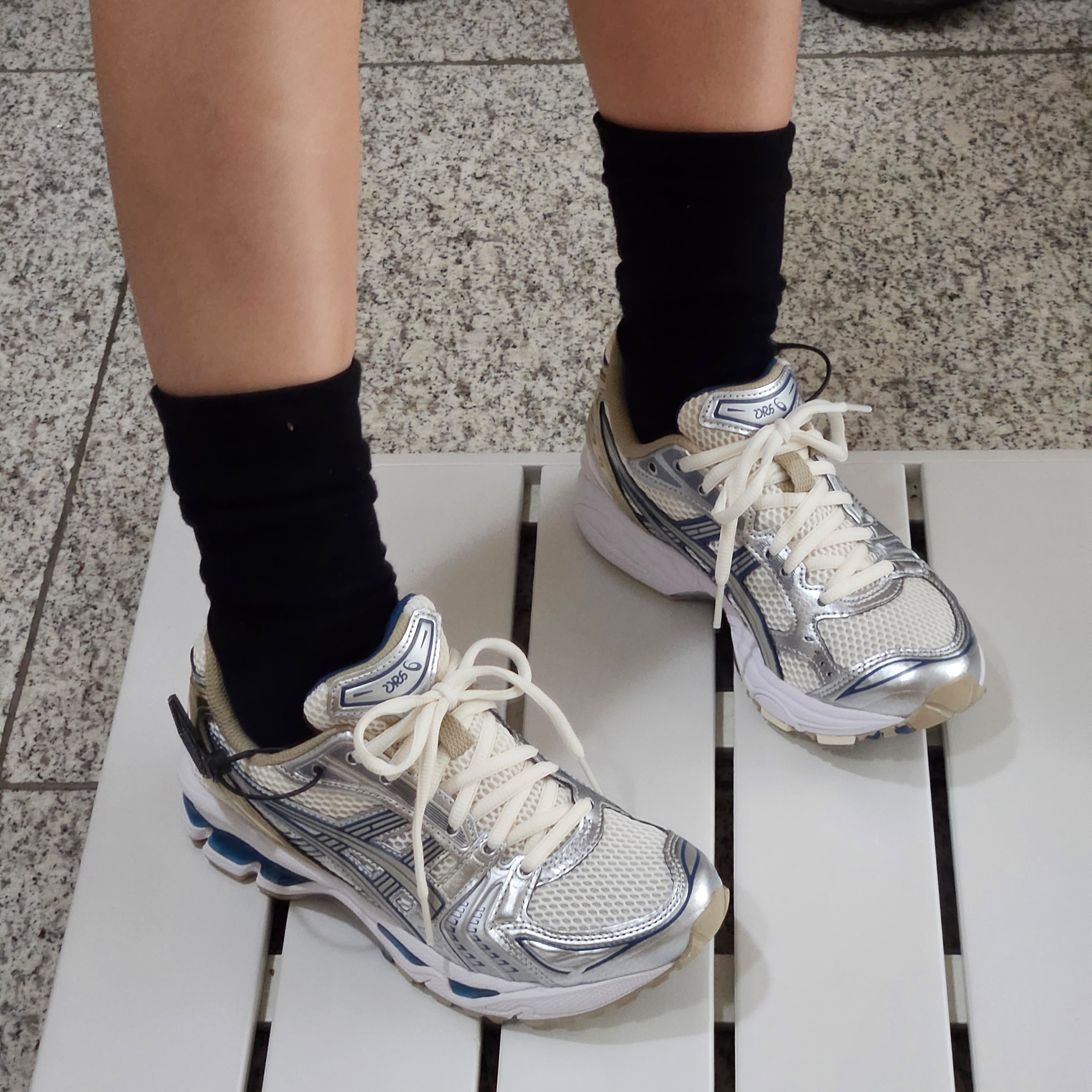 Asics Gel-Kayano 14 Cream Pure Silver 착용 스타일