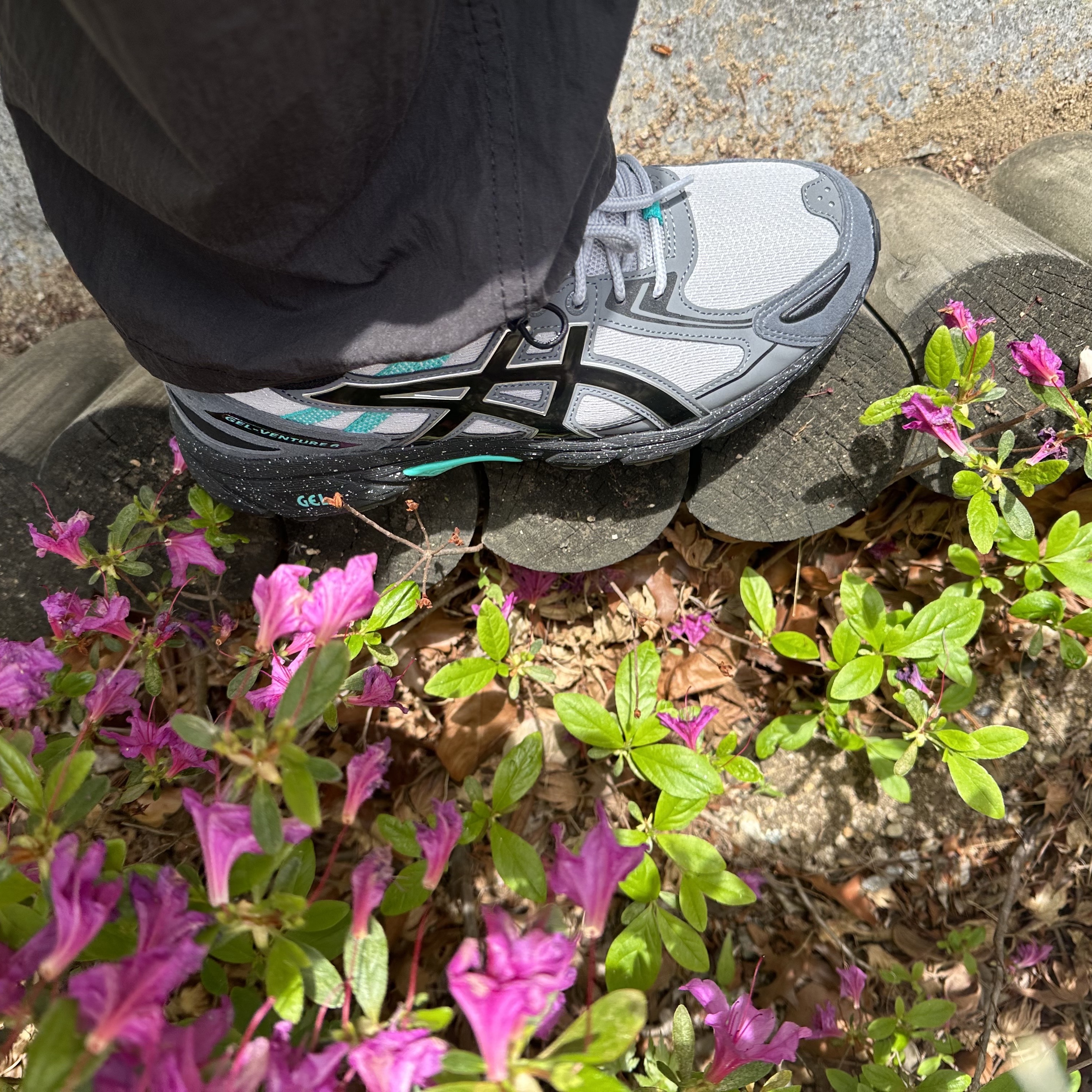 Asics Gel-Venture 6 Mid Grey Black 착용 스타일