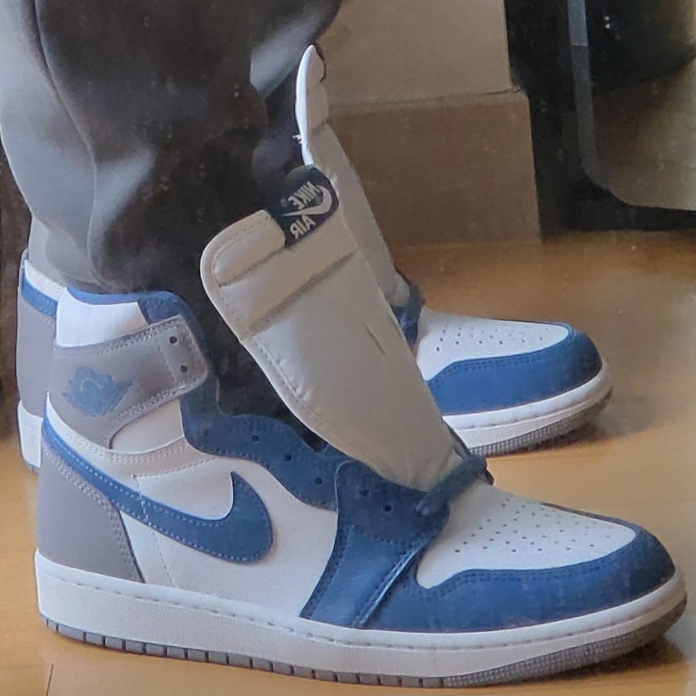 Jordan 1 Retro High OG True Blue 착용 스타일 - 1
