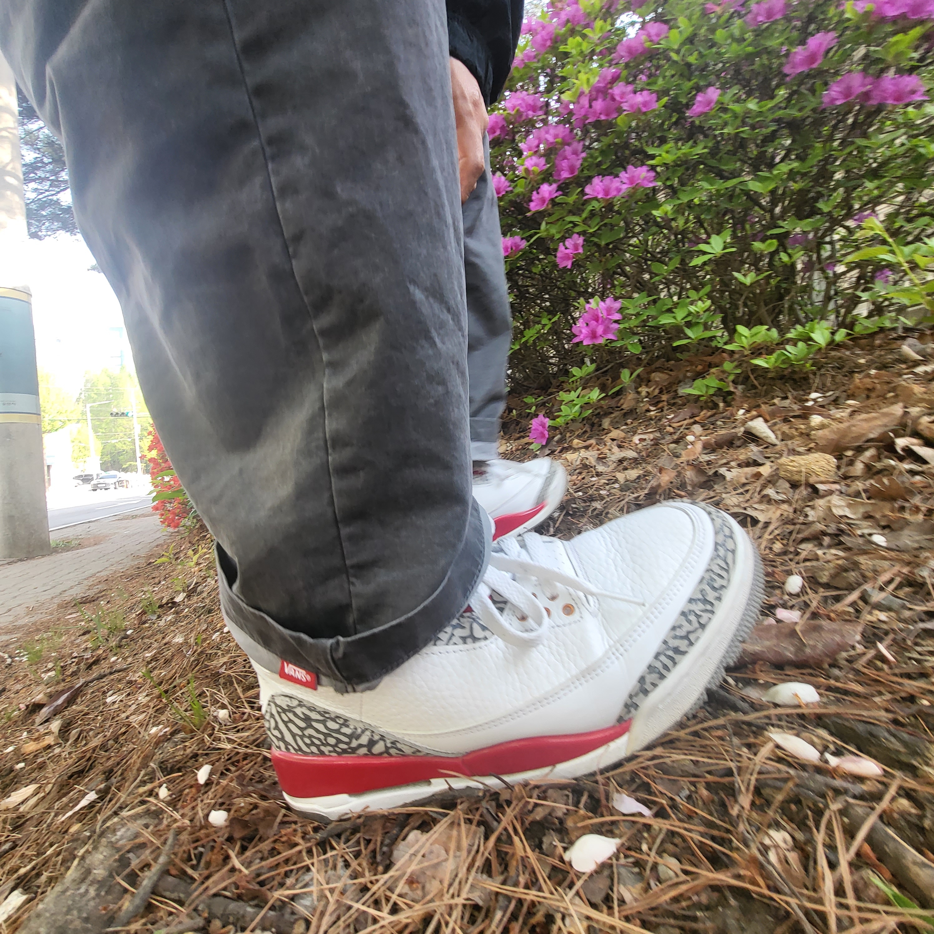 Jordan 3 Retro Cardinal Red 착용 스타일 - 3