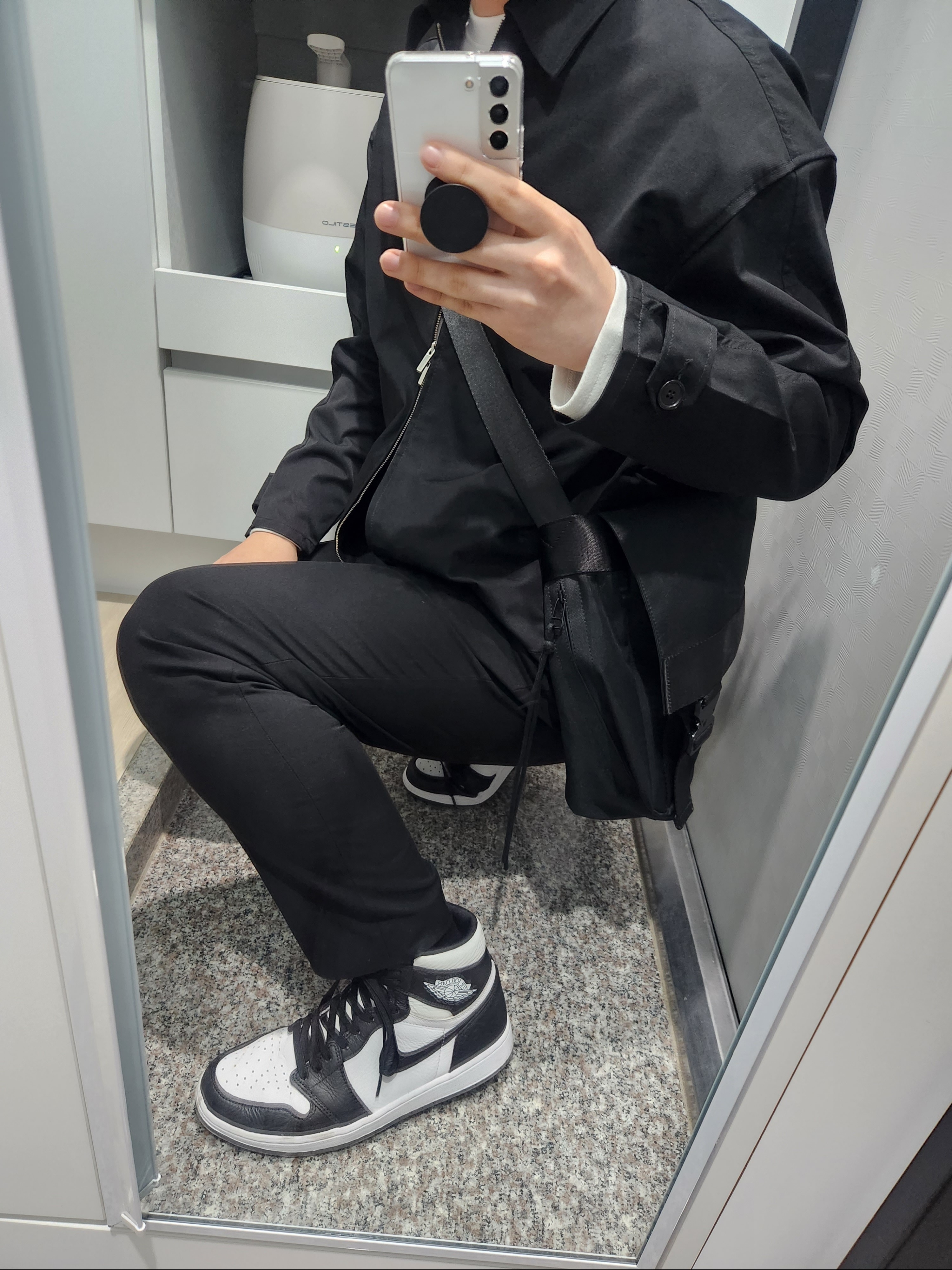 Jordan 1 Retro High OG Black White 2014 착용 스타일 - 2