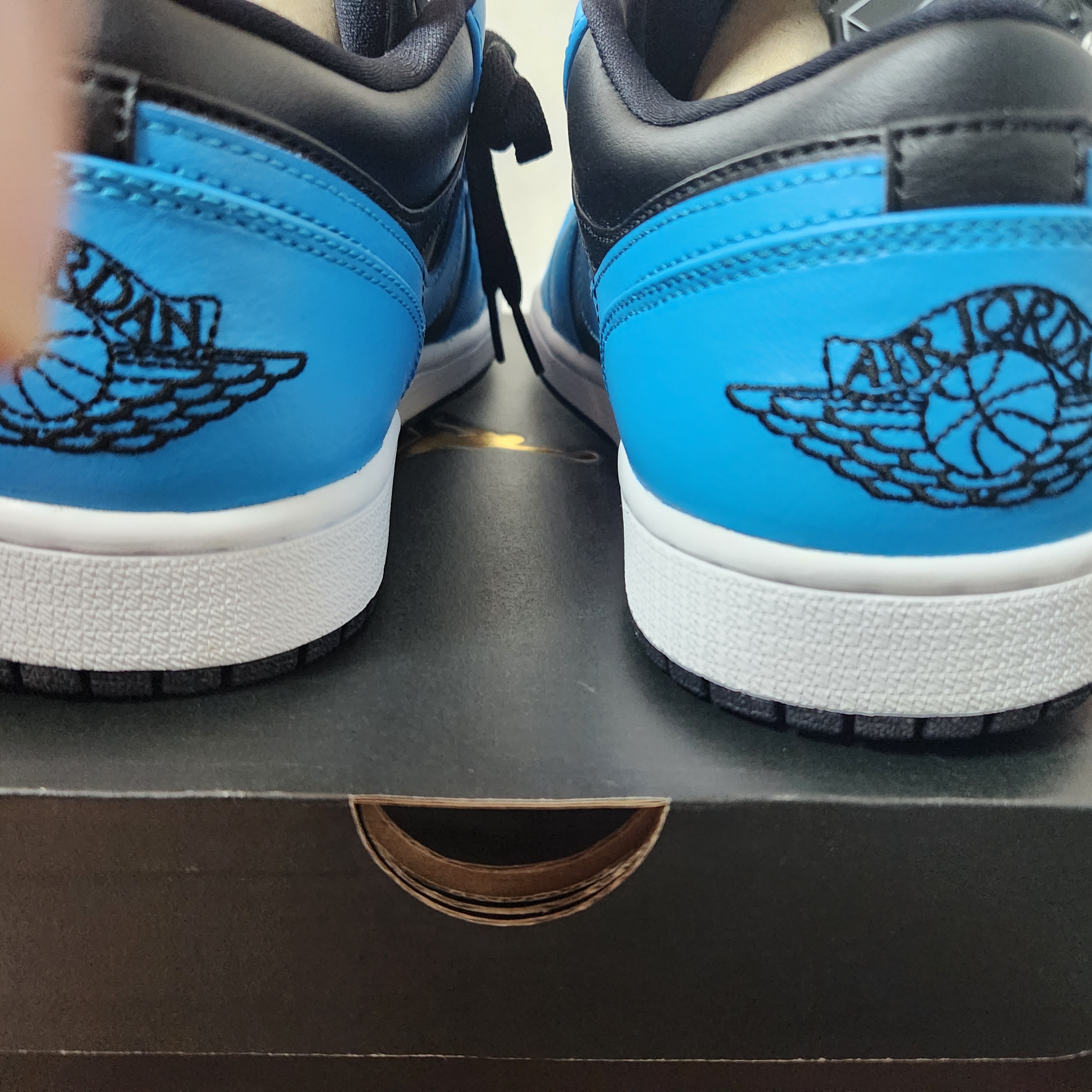 Jordan 1 Low Laser Blue 착용 스타일 - 4