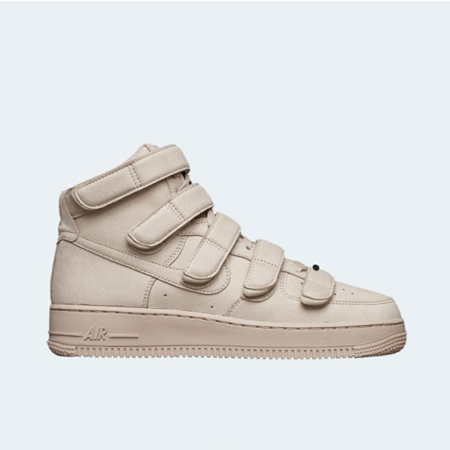 Nike x Billie Eilish Air Force 1 High '07 SP Mushroom 착용 스타일
