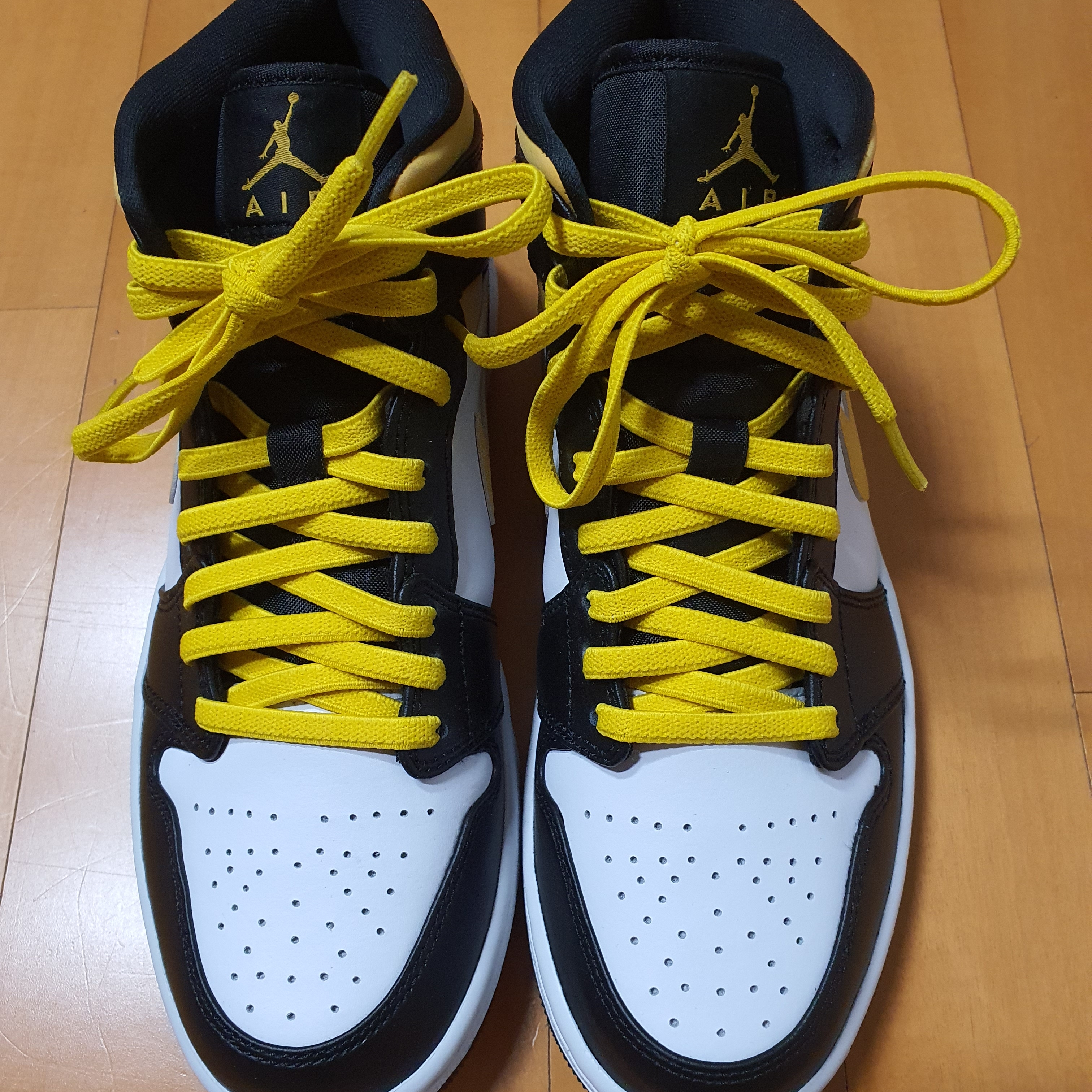 Jordan 1 Mid Pollen 착용 스타일