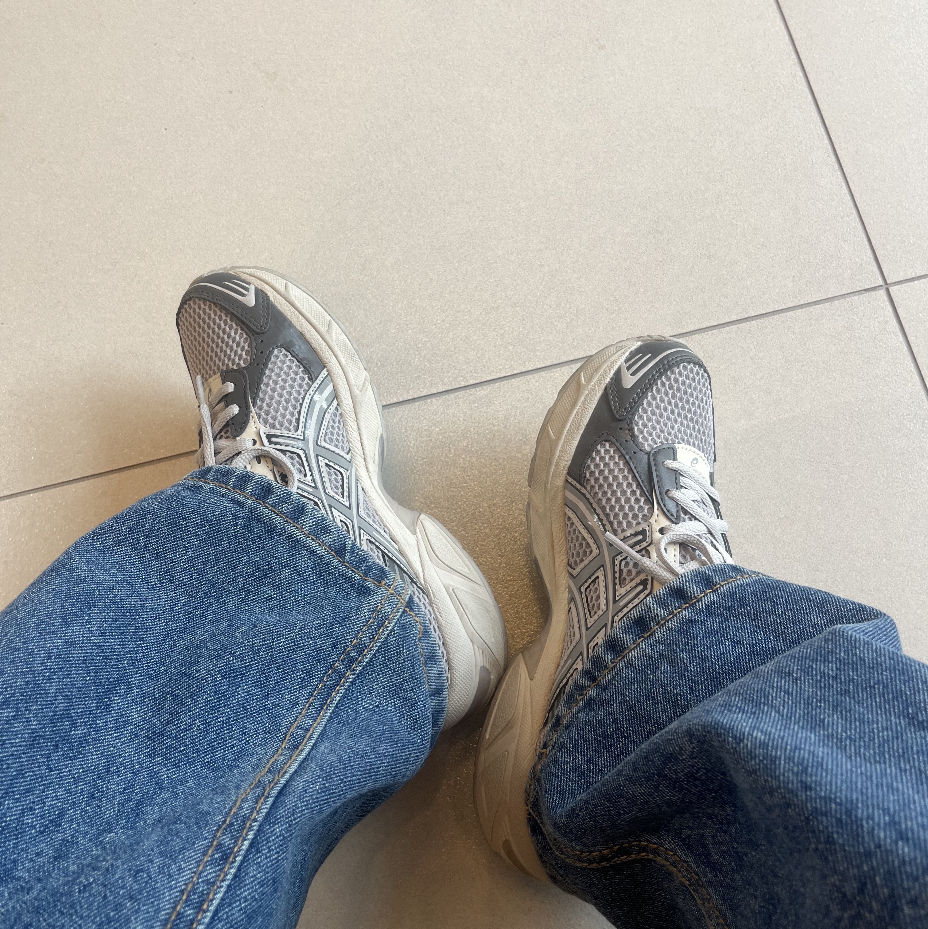 Asics Gel-1130 Oyster Grey Clay Grey 착용 스타일
