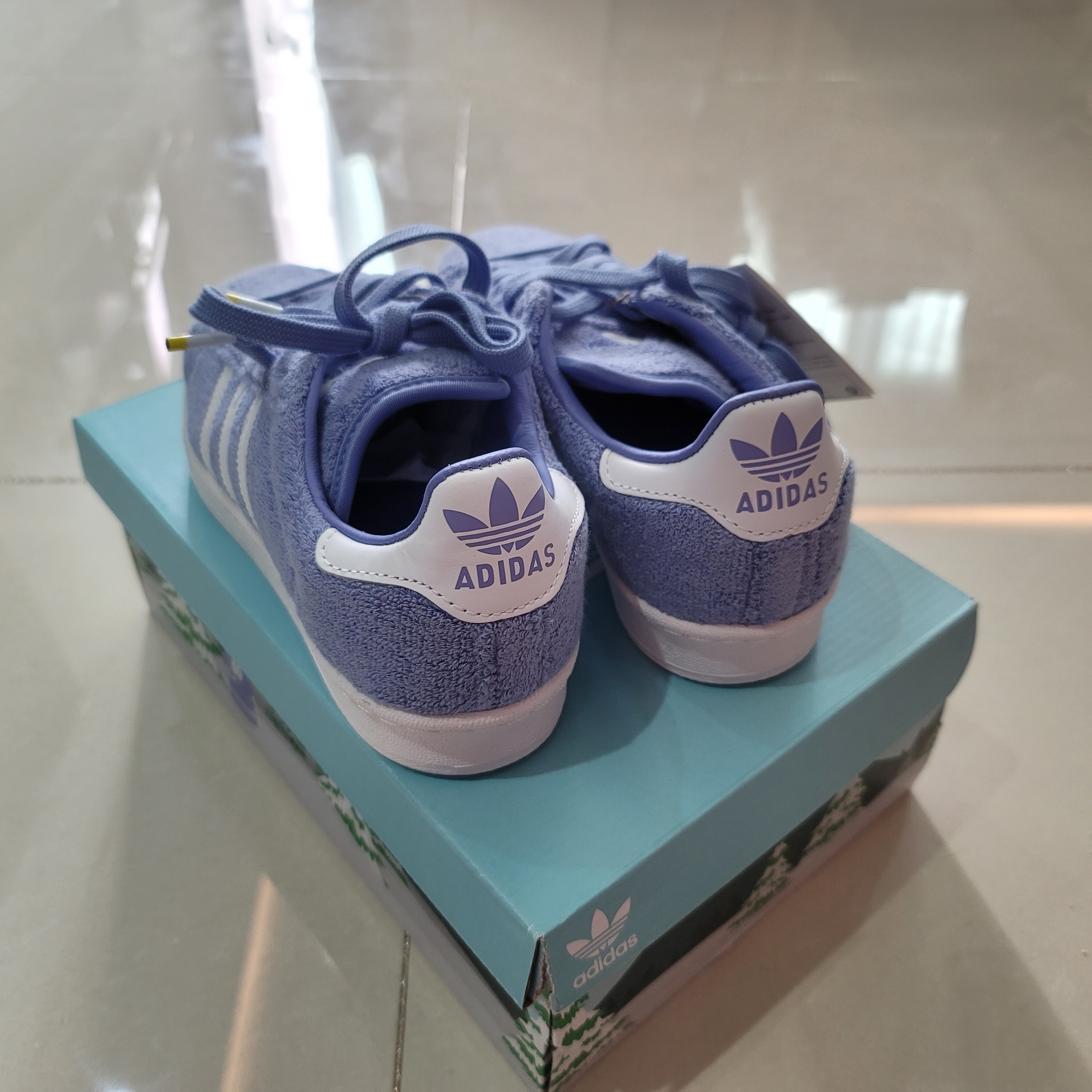 Adidas x South Park Campus 80s Towelie 착용 스타일 - 3