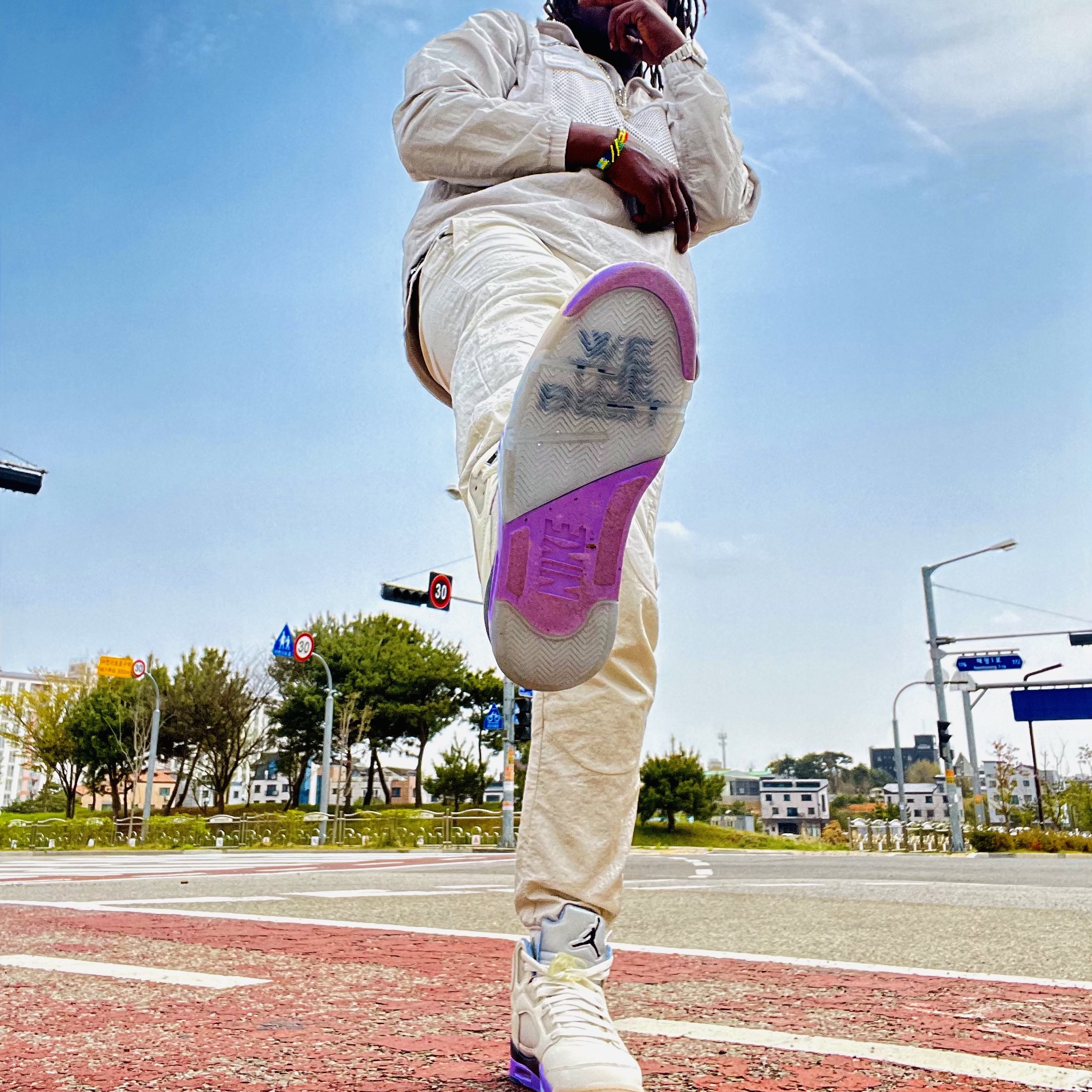 Jordan 5 x DJ Khaled Retro SP Sail Washed Yellow, Jordan x DJ Khaled T-Shirt Phantom - Asia 착용 스타일 - 4