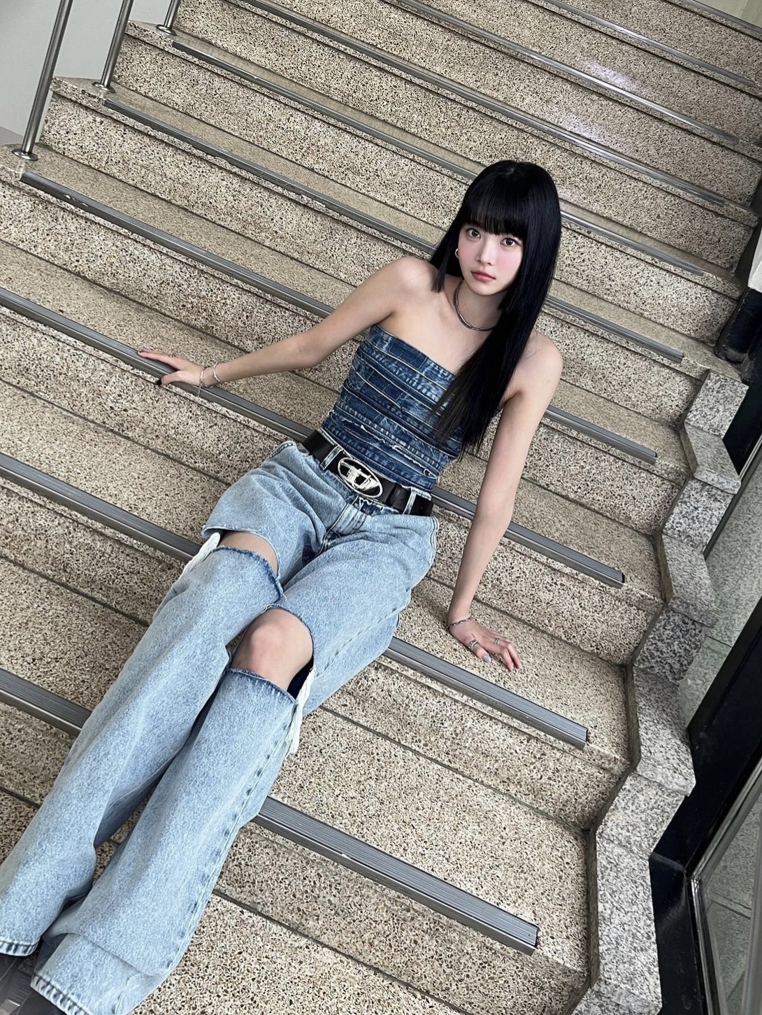 Diesel B-1DR W Leather Belt with D Buckle Black 착용 스타일 - 3