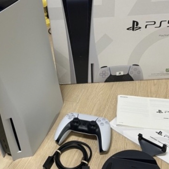 Playstation 5 Blu-ray Edition (SIEK 220V) 착용 스타일