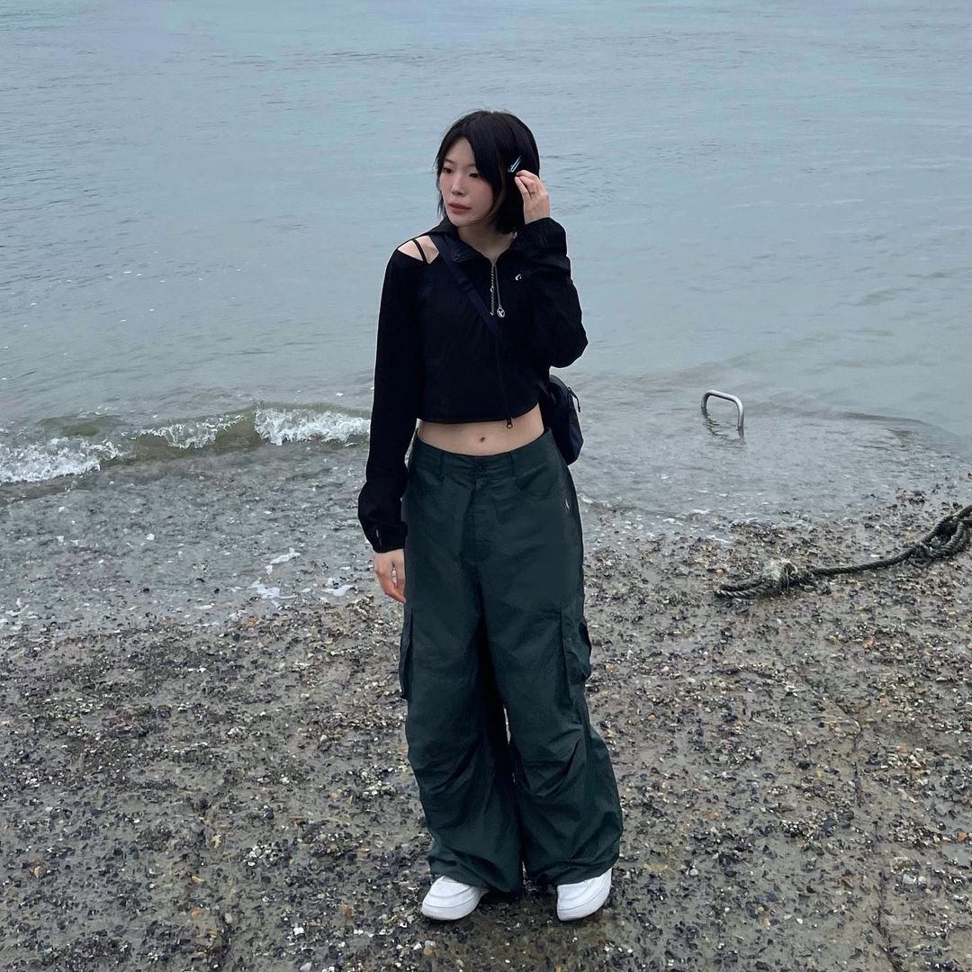 Arc'teryx Mantis 2 Waistpack Black Sapphire, Art Of Field Off The Shoulder Hooded Jacket Black 착용 스타일 - 1