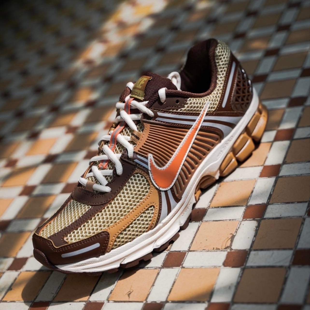 Nike Zoom Vomero 5 Wheat Grass and Cacao Wow 착용 스타일