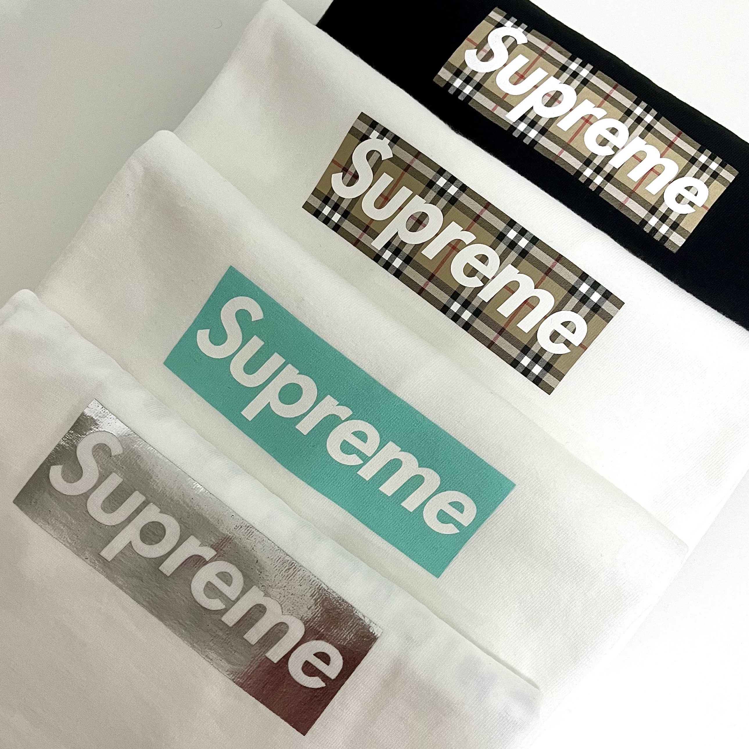 Supreme Chicago Box Logo T-Shirt White - 22FW, Supreme x Tiffany & Co. Box Logo T-Shirt White - 21FW 착용 스타일
