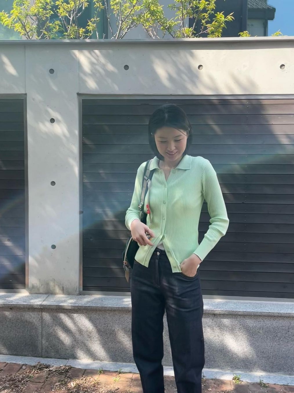 [KREAM 단독] Haveless Women Linda Modal Blend Cardigan Lime 착용 스타일 - 1