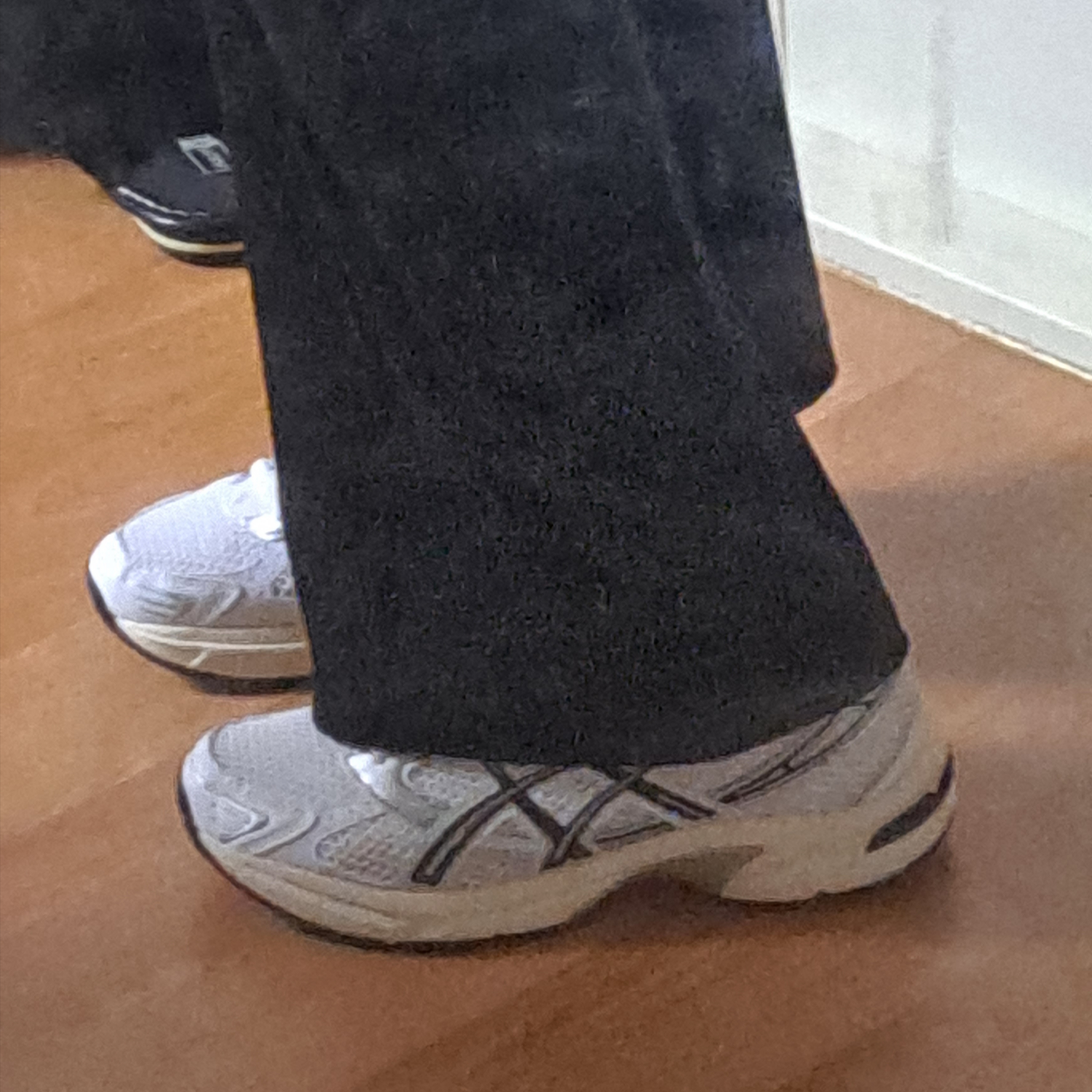 (W) Asics Gel-1130 White Midnight 착용 스타일