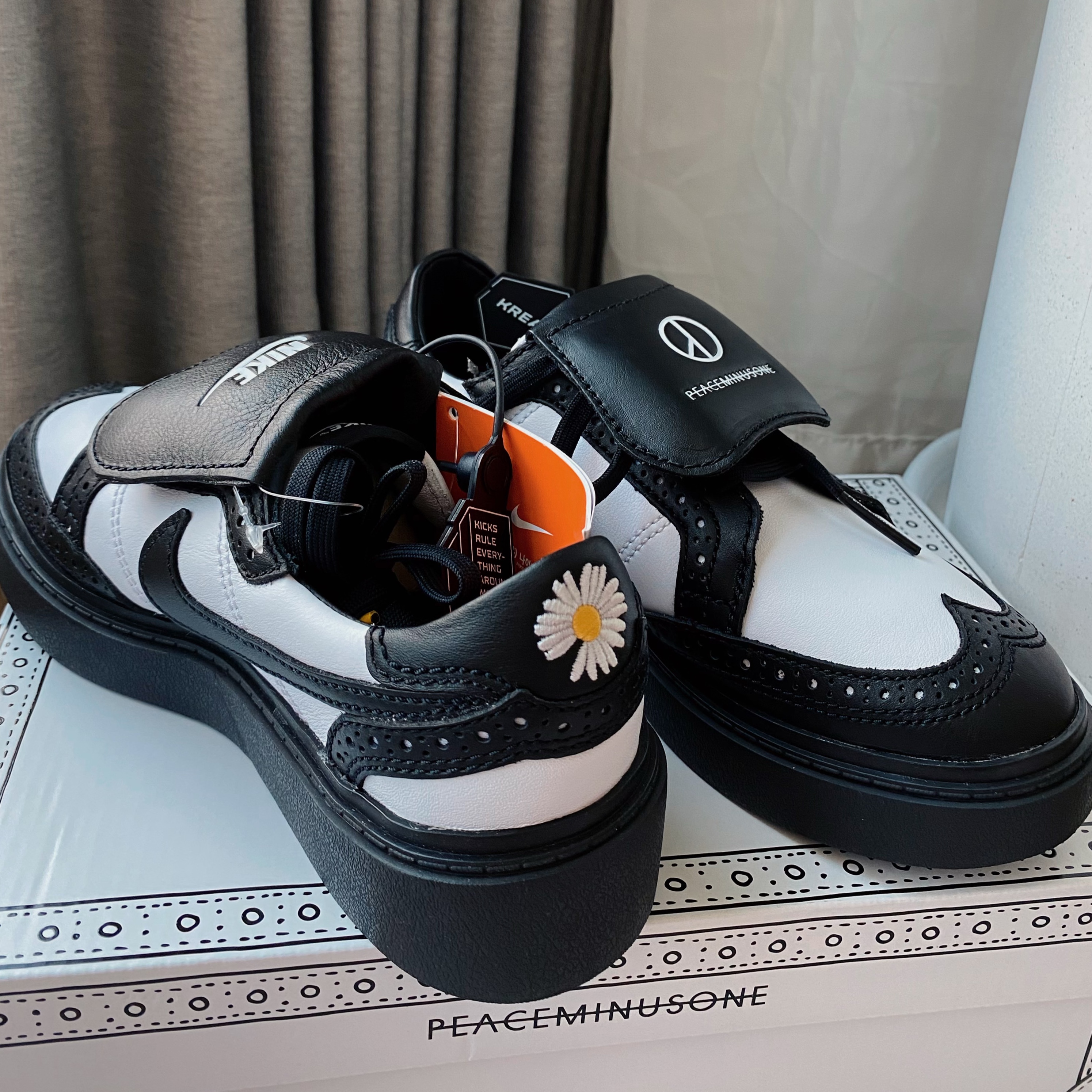 Nike x Peaceminusone Kwondo1 Black and White 착용 스타일 - 2