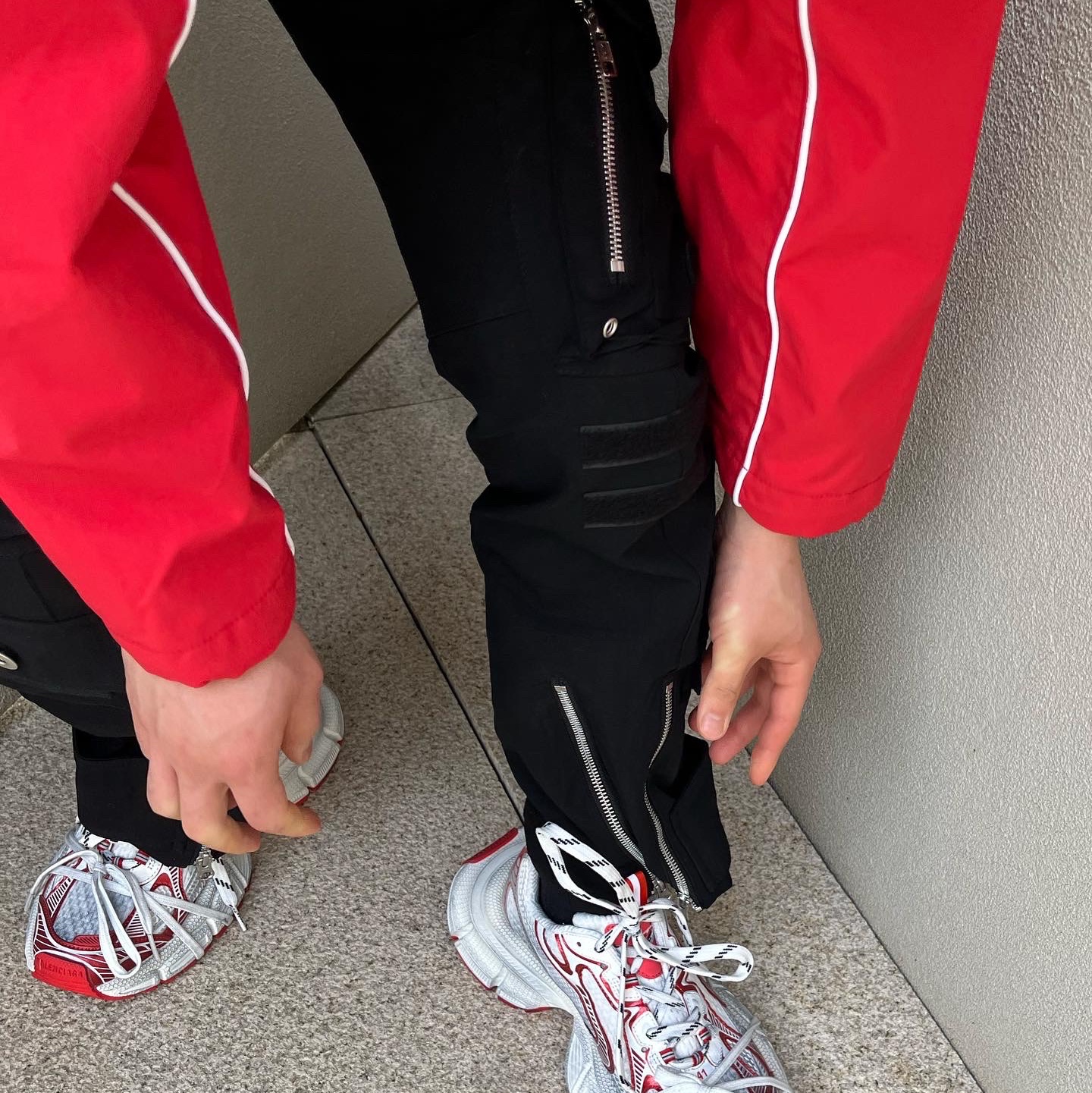 Balenciaga 3XL Sneakers White Red 착용 스타일 - 3