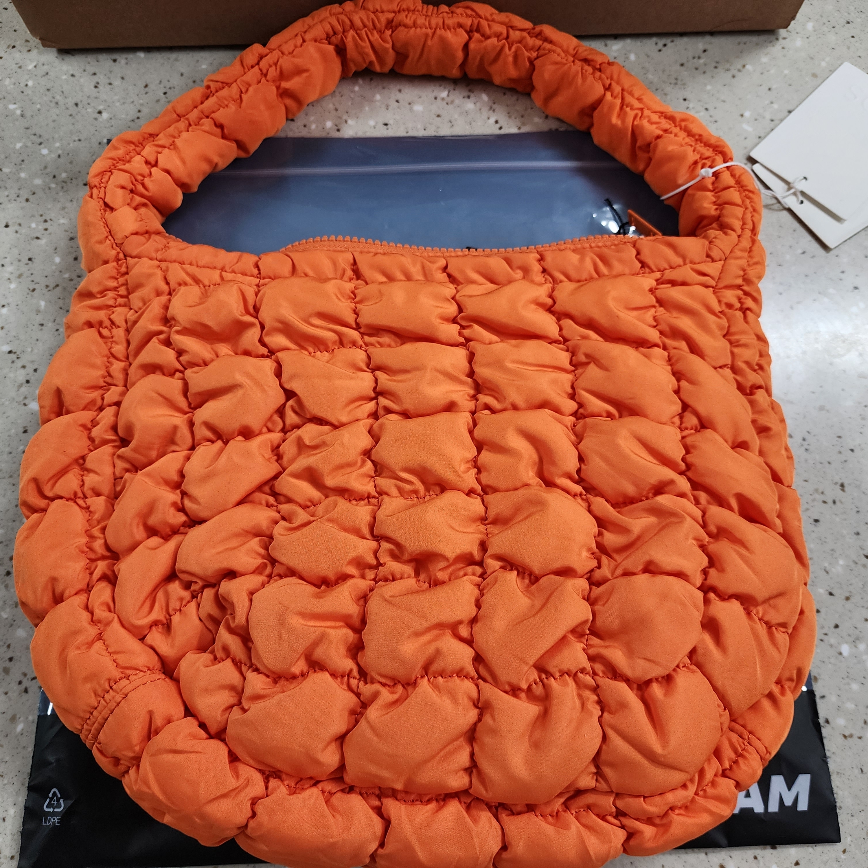 COS Quilted Mini Bag Bright Orange 착용 스타일