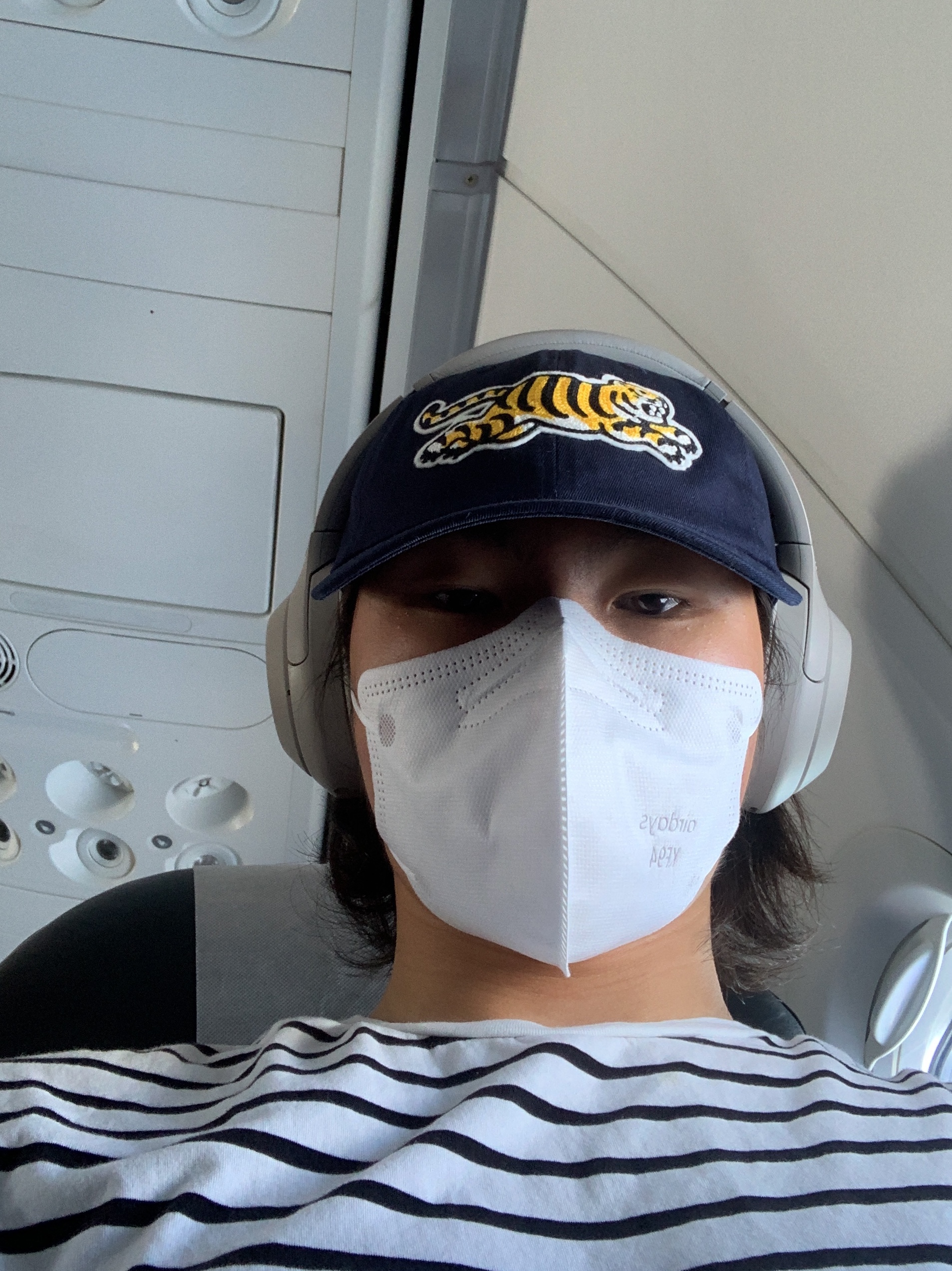 Human Made 6-Panel Twill Cap #4 Navy, Sony WH-1000XM4 Platinum Silver (Korean Ver.) 착용 스타일 - 1