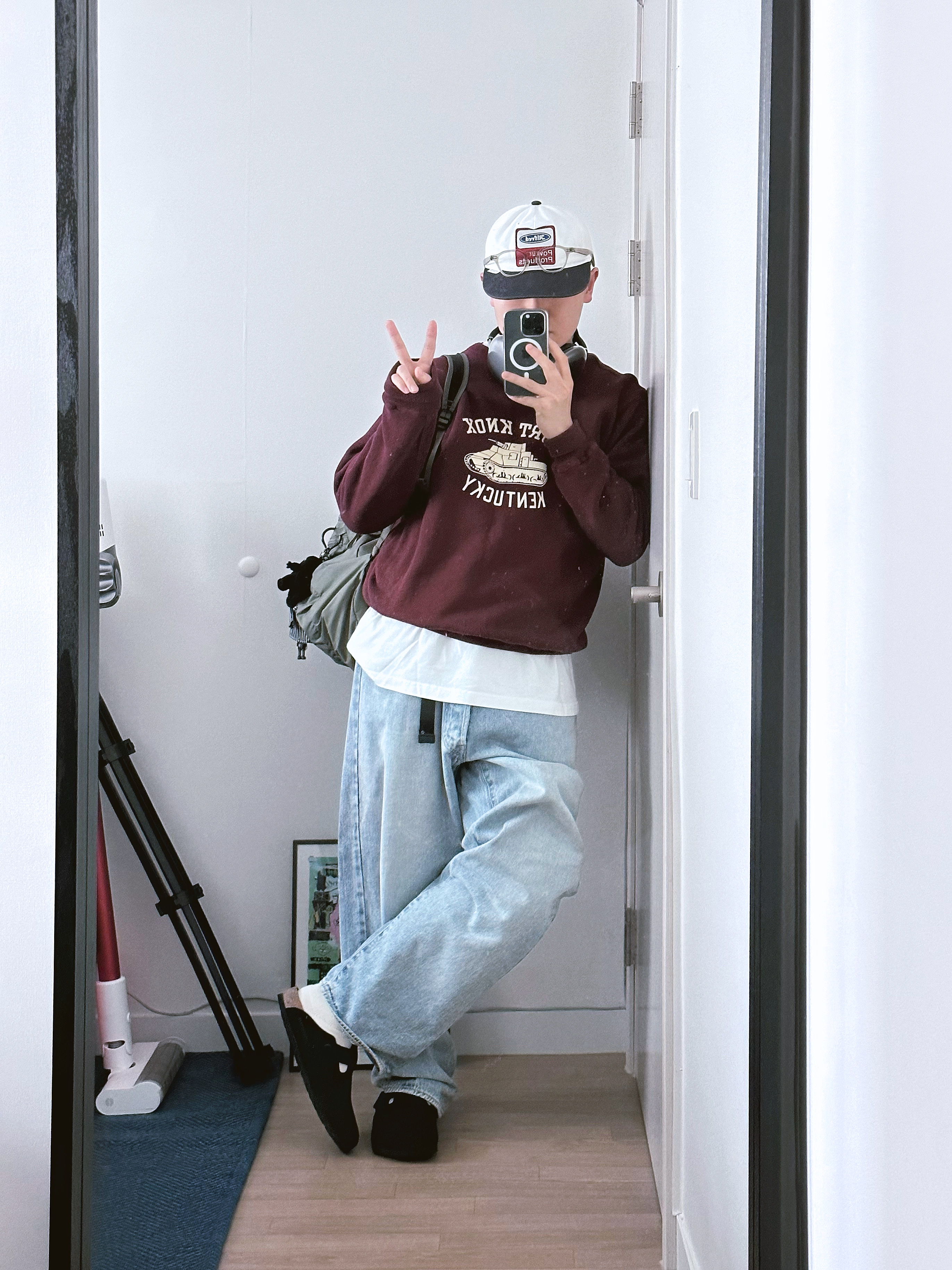 Birkenstock Boston Soft Footbed Suede Leather Black - Regular, Comoli 5P Denim Pants Bleach - 22AW 착용 스타일