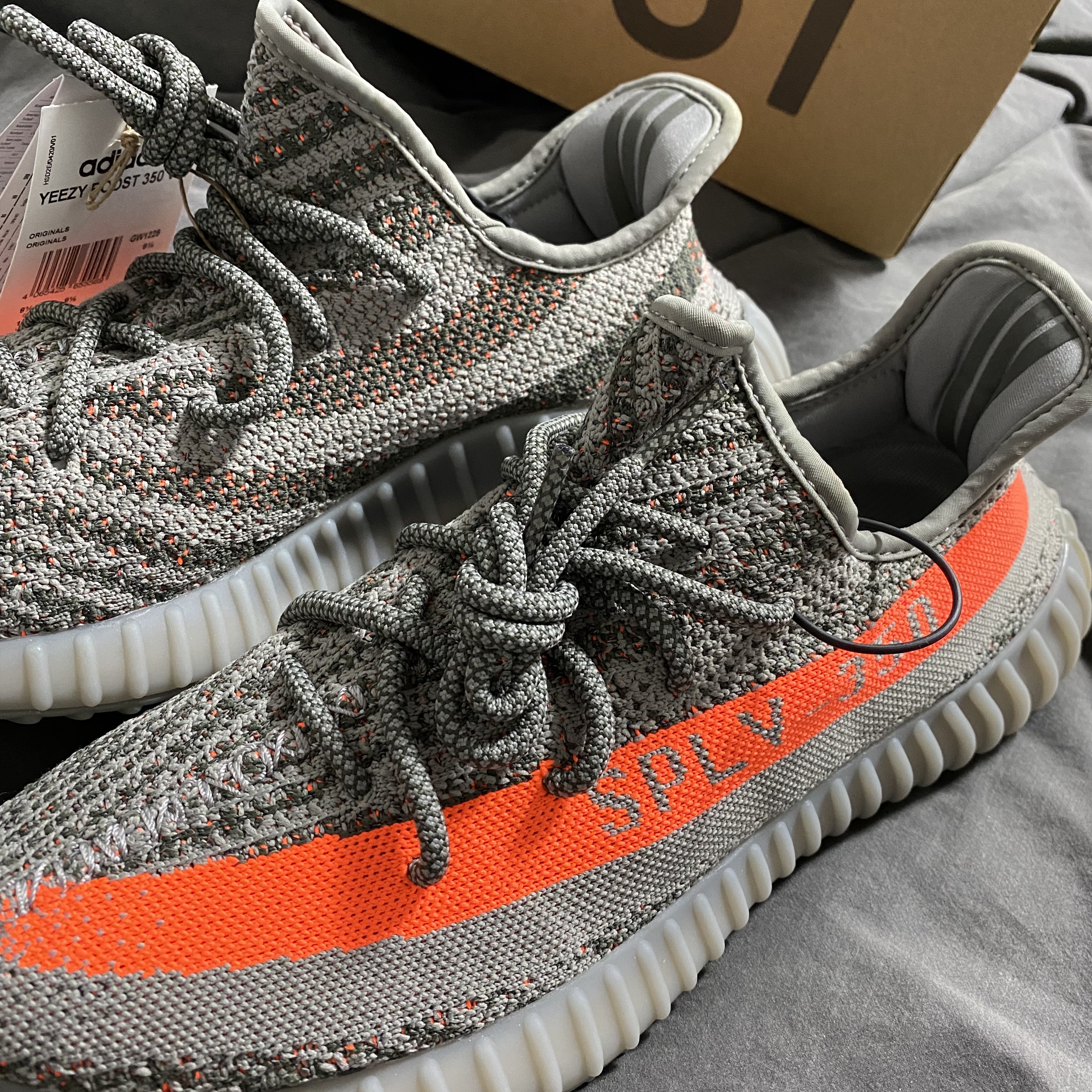 Adidas Yeezy Boost 350 V2 Beluga - Reflective 착용 스타일 - 3