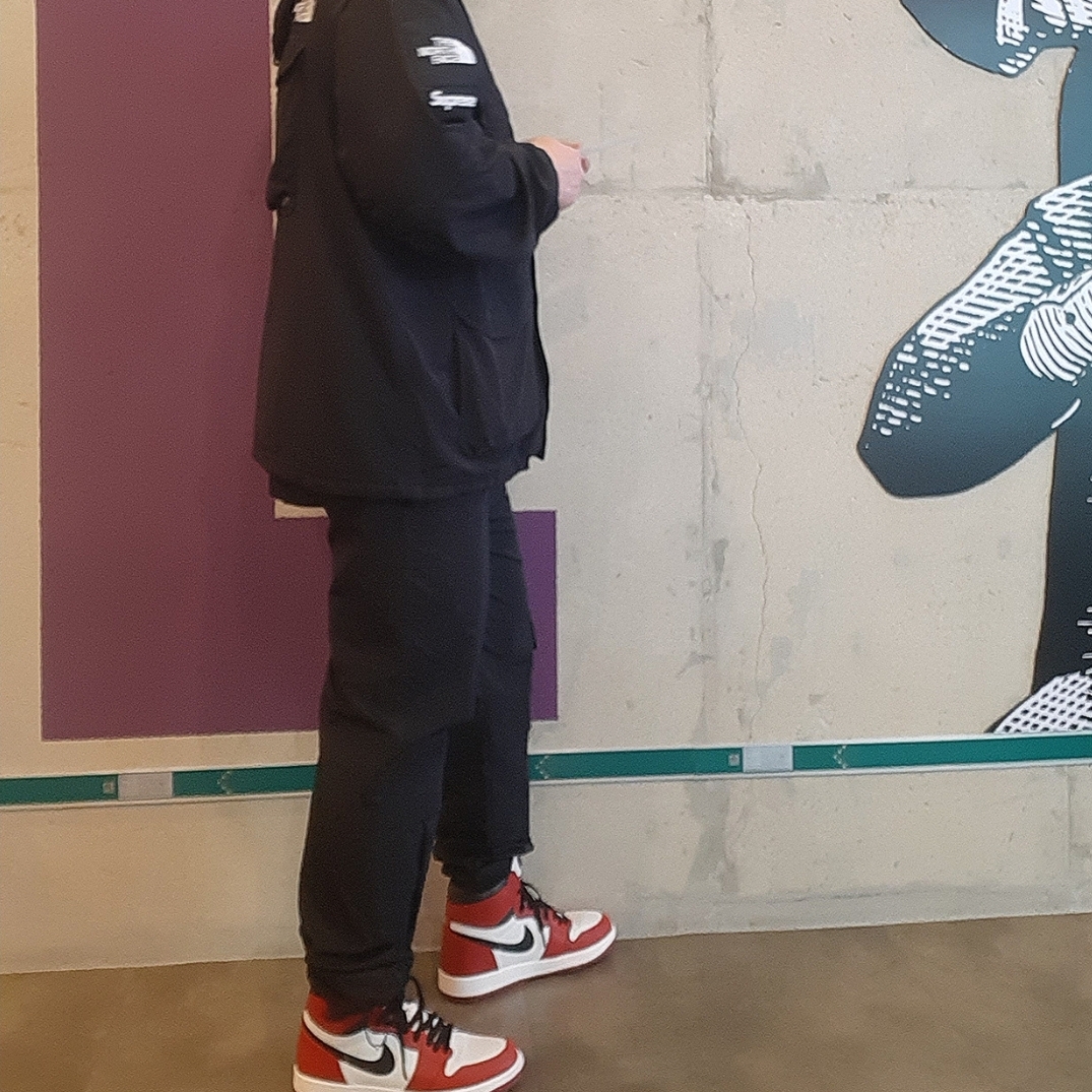 Jordan 1 Retro High OG Chicago 2022, Jordan 1 Retro High OG Bred Banned 2016 착용 스타일 - 3