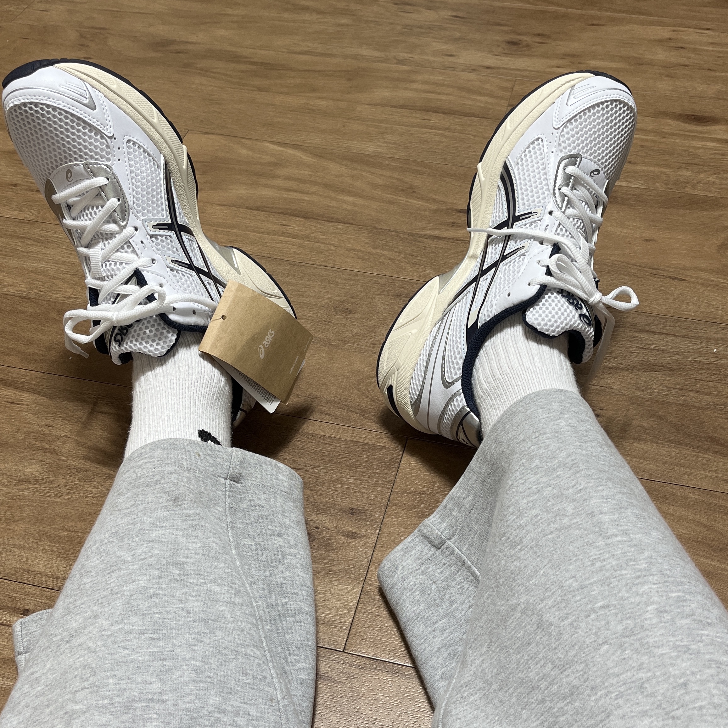 (W) Asics Gel-1130 White Midnight 착용 스타일