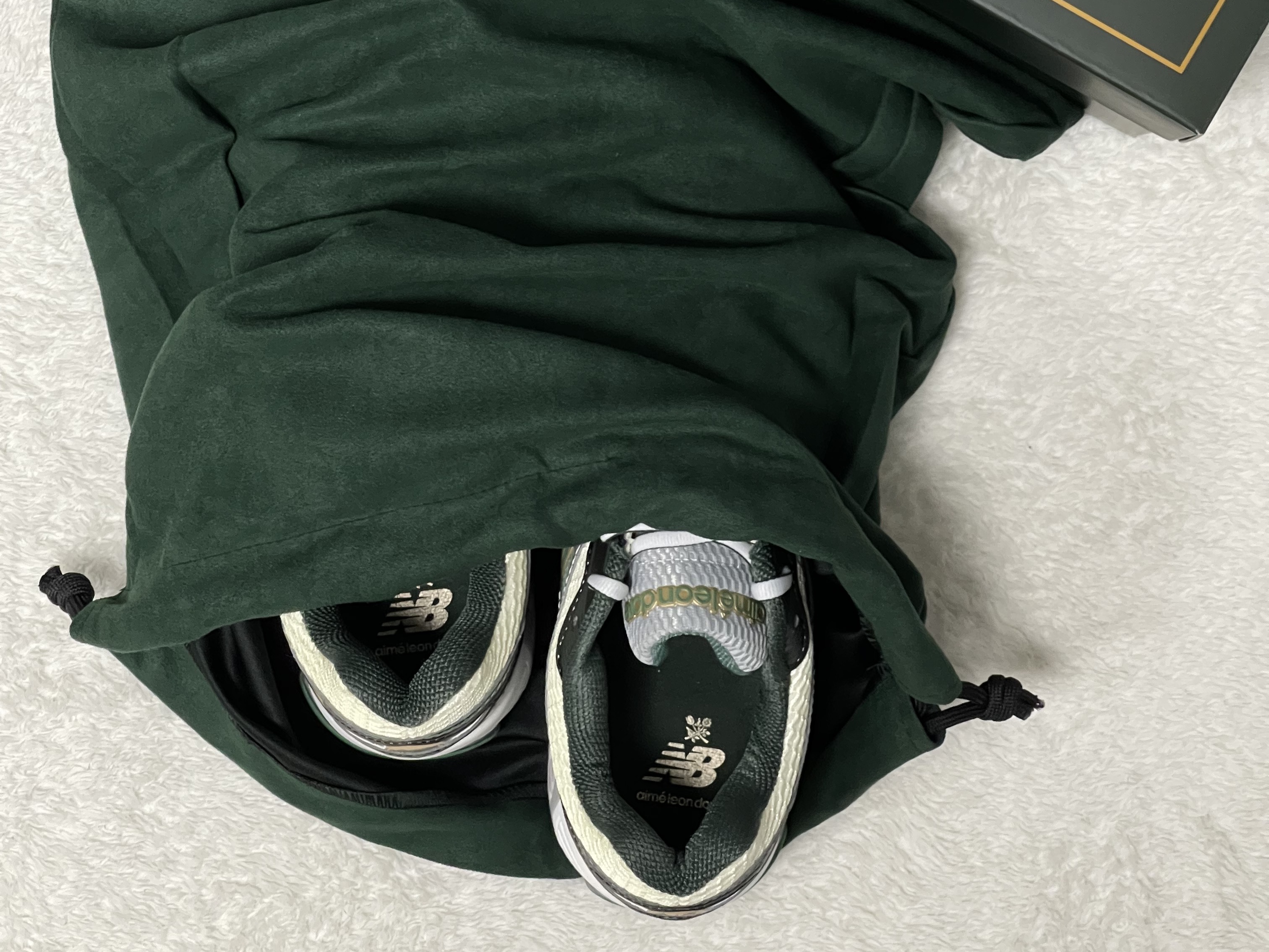 New Balance x Aime Leon Dore 860v2 Green 착용 스타일 - 5