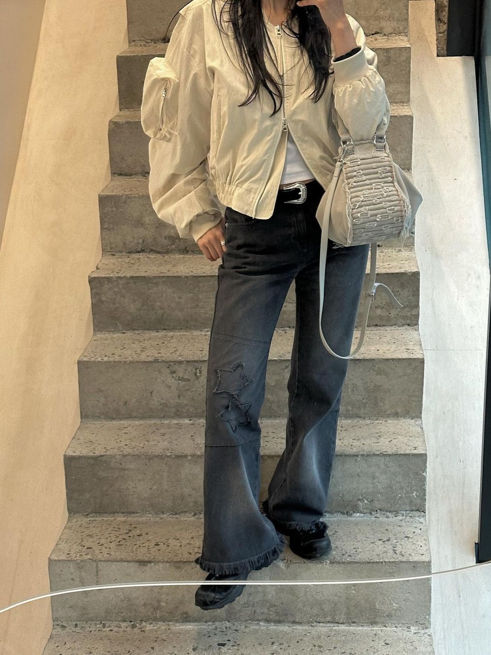 Sllow Garments Dyed Star Embroidery Denim Pants Black 착용 스타일 - 2