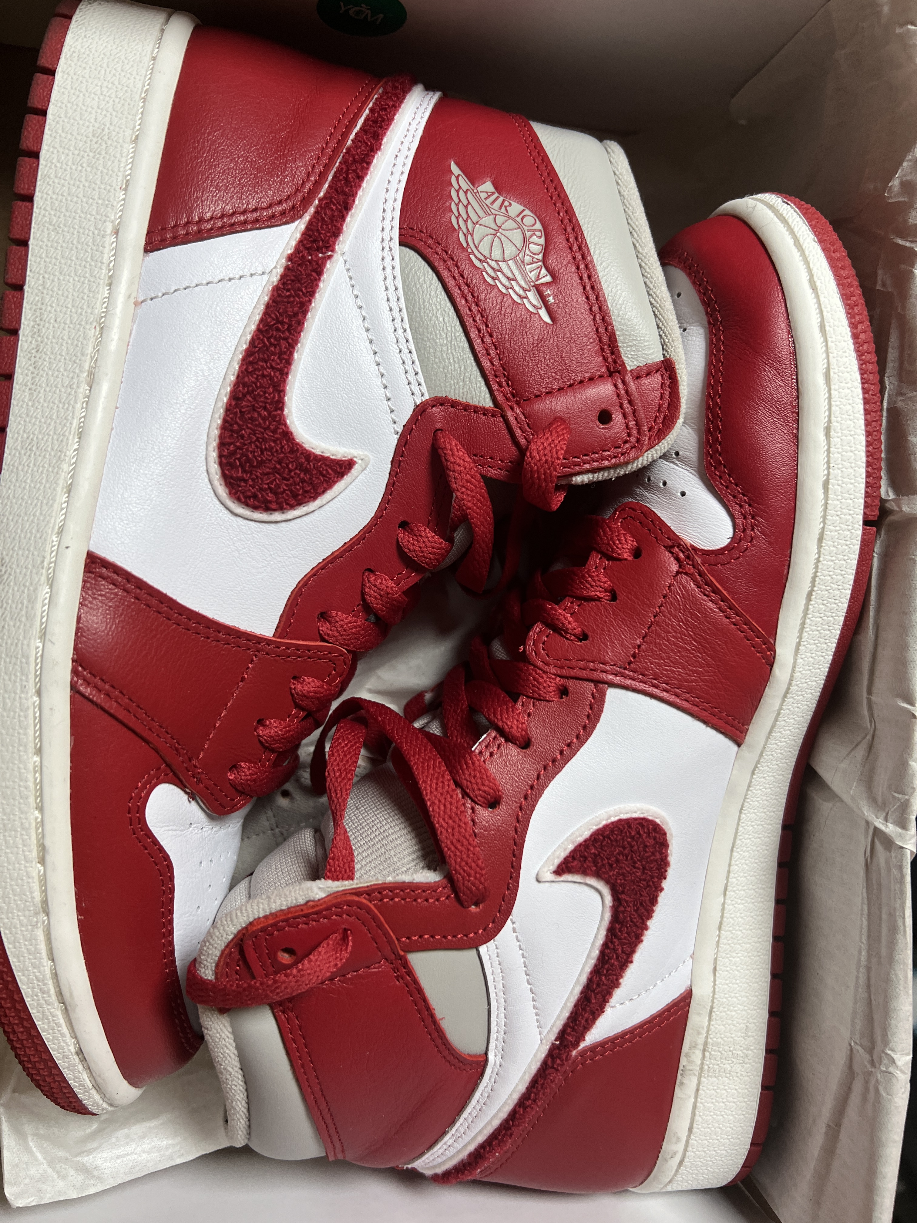 (W) Jordan 1 Retro High OG Varsity Red 착용 스타일