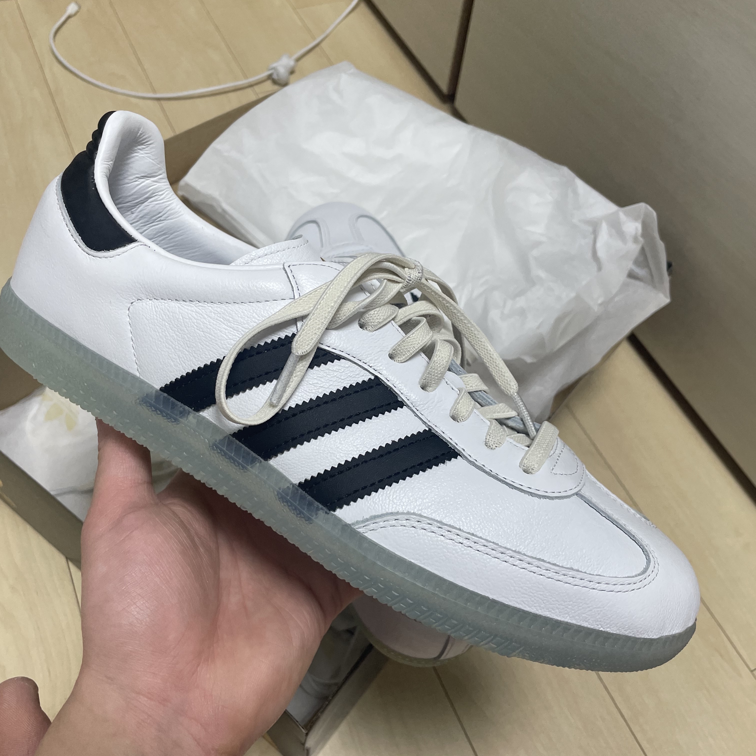 Adidas x Dill Samba White Black 착용 스타일 - 2