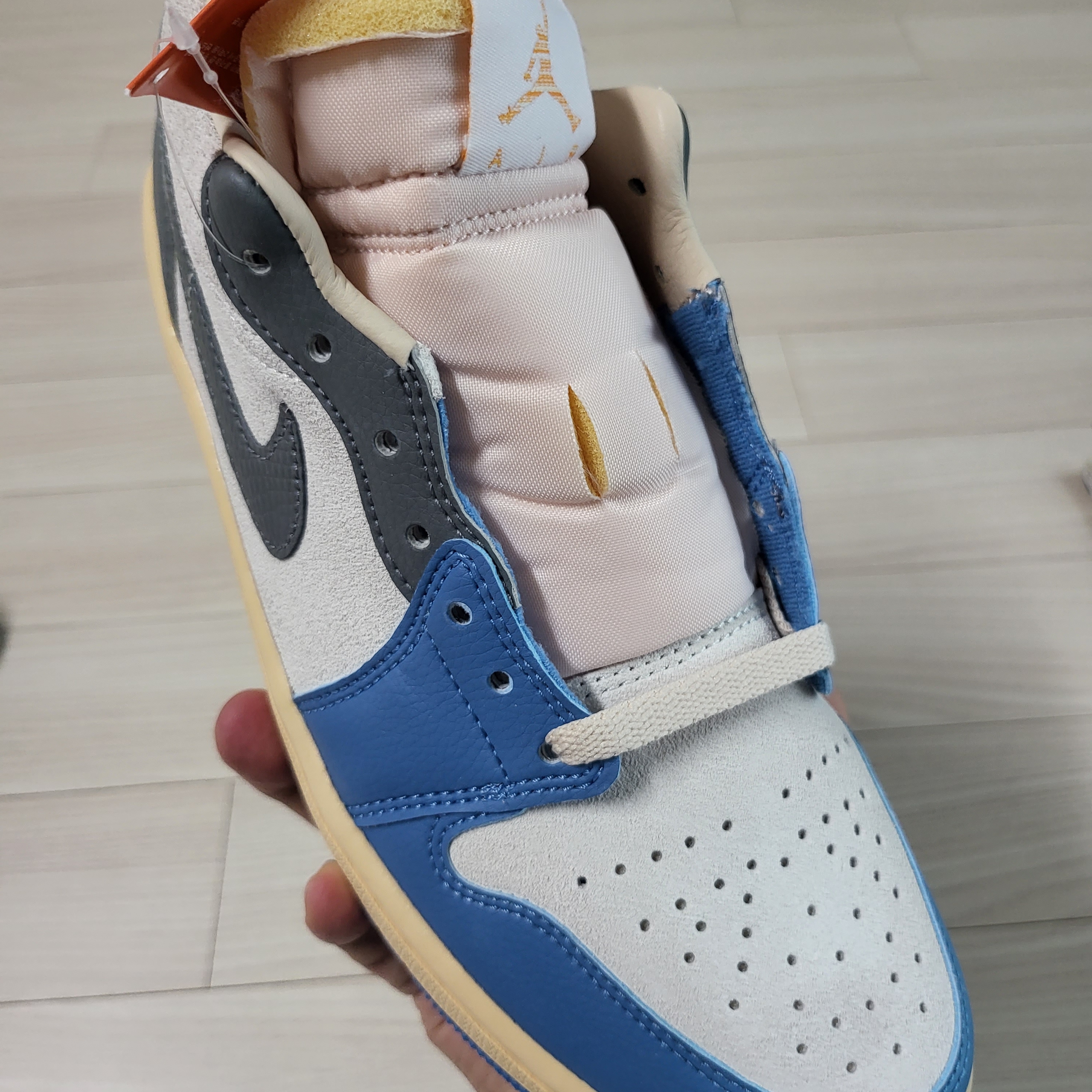 Jordan 1 Low SE Tokyo 96 착용 스타일 - 3