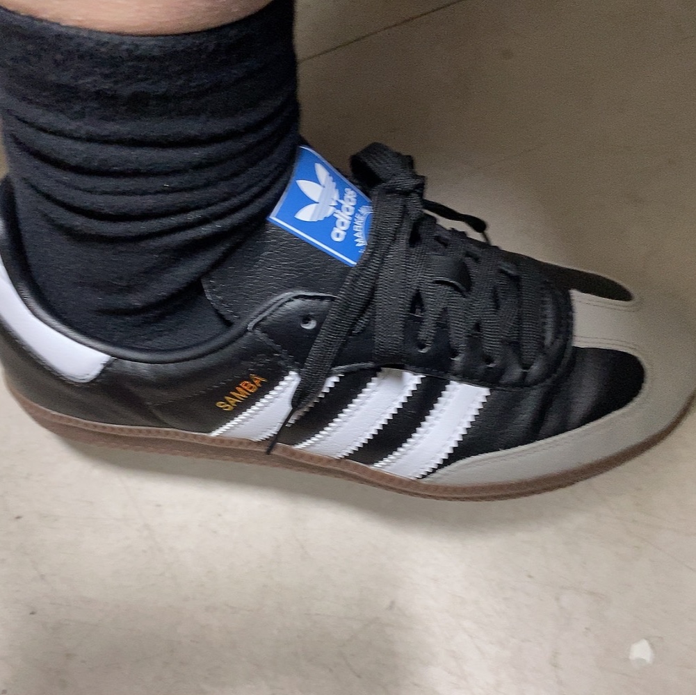 Adidas Samba Vegan Black White 착용 스타일 - 1