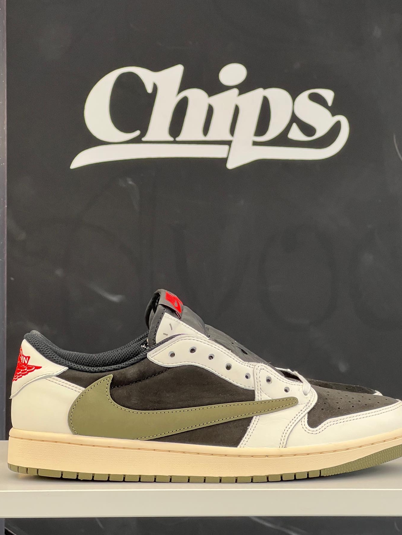 Jordan 1 x Travis Scott Retro Low OG SP Black Phantom, (W) Jordan 1 x Travis Scott Retro Low OG SP Medium Olive 착용 스타일 - 3