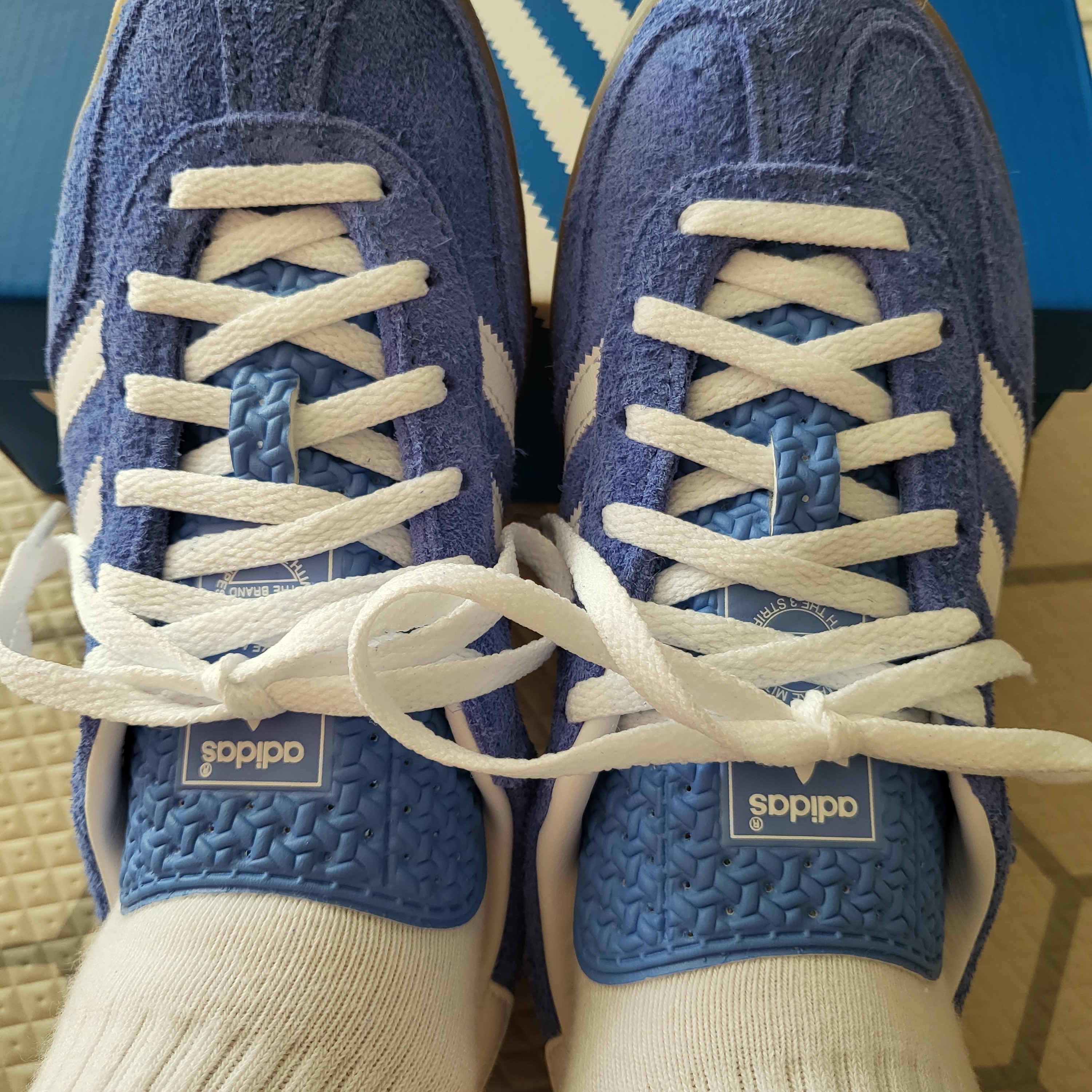 (W) Adidas Gazelle Indoor Blue Fusion Cloud White 착용 스타일 - 2