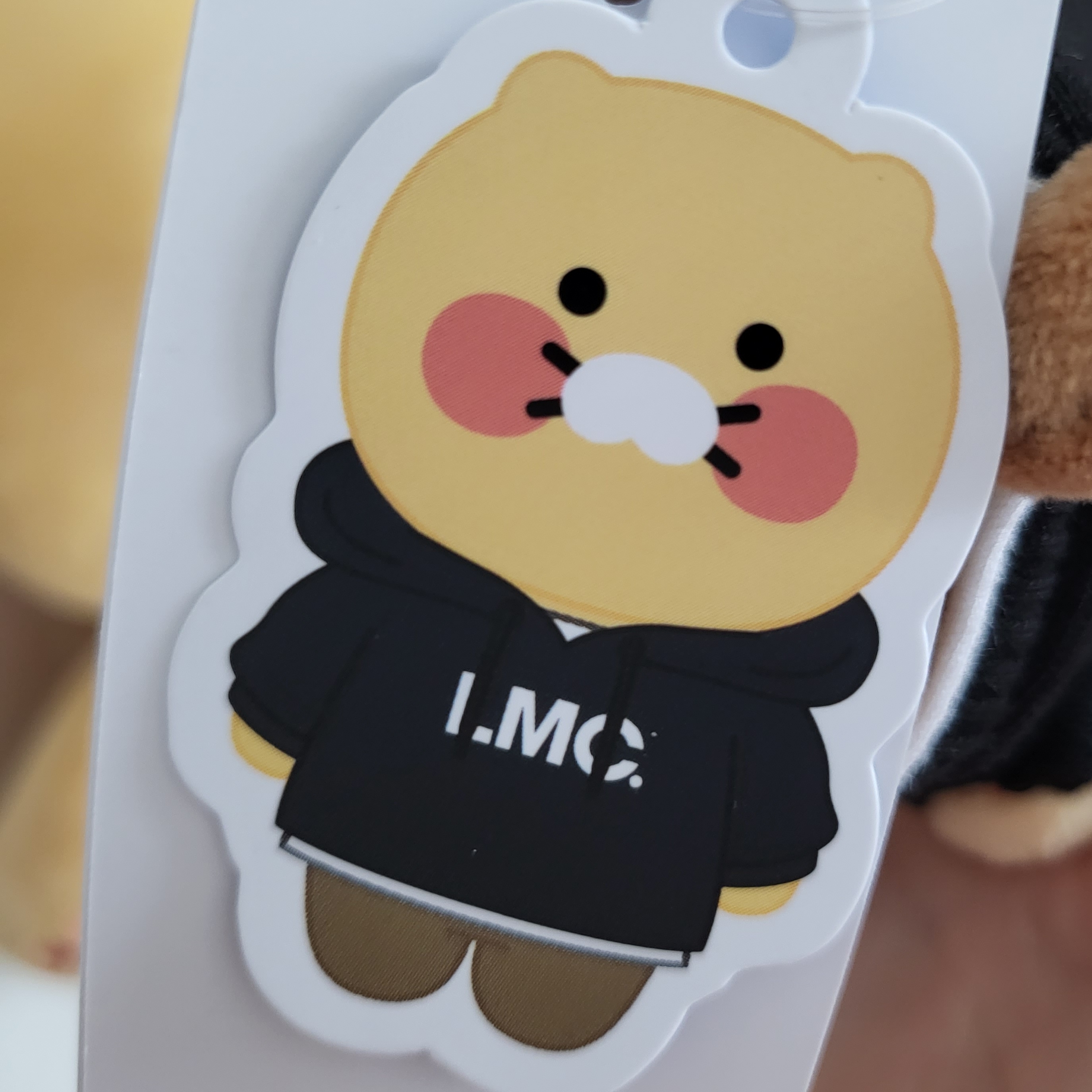 Kakao x LMC Choonsik Keyring Black 착용 스타일 - 3