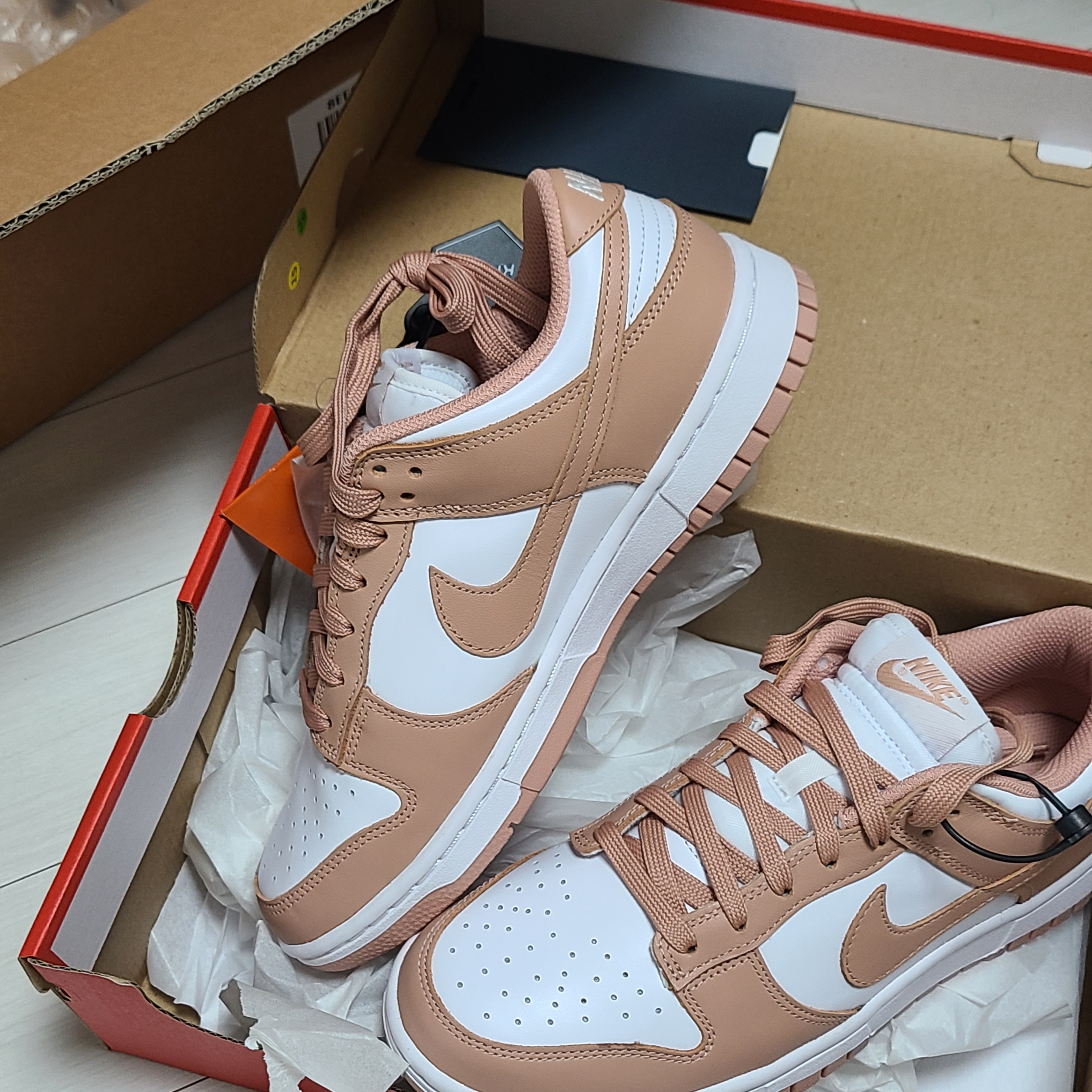 (W) Nike Dunk Low Rose Whisper 착용 스타일