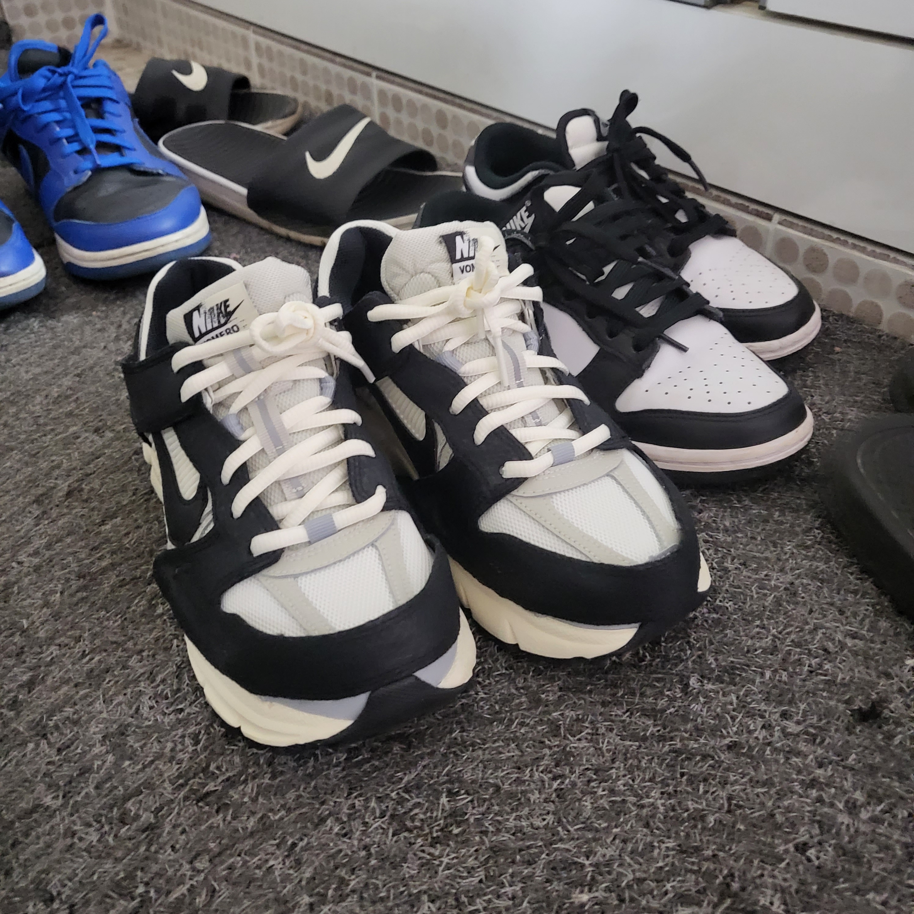 (W) Nike Zoom Vomero 5 Wolf Grey and Black, Nike Dunk Low Retro Black 착용 스타일