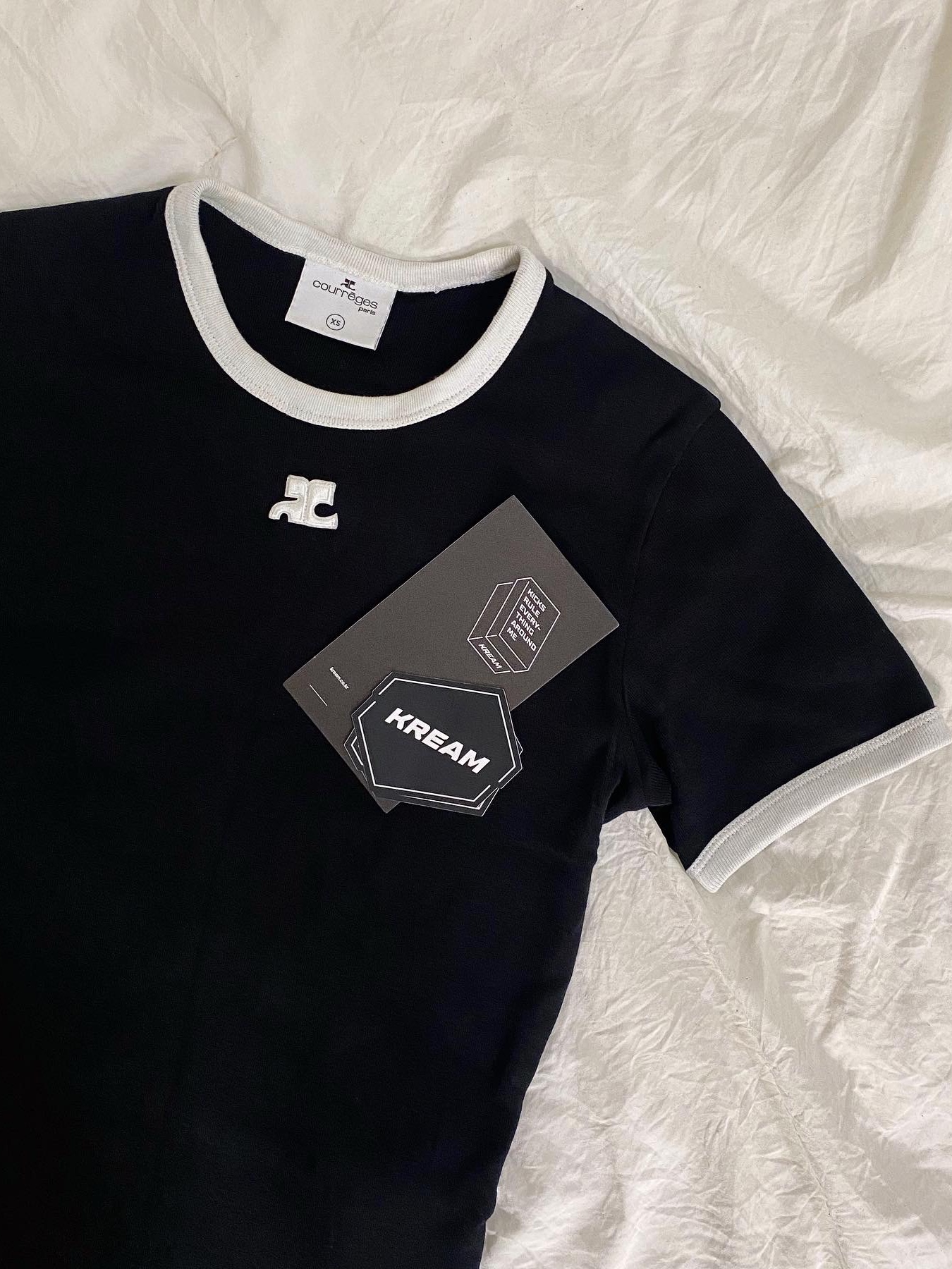 (W) Courreges Reedition Bumpy Contrast T-Shirt Black Heritage White 착용 스타일 - 5