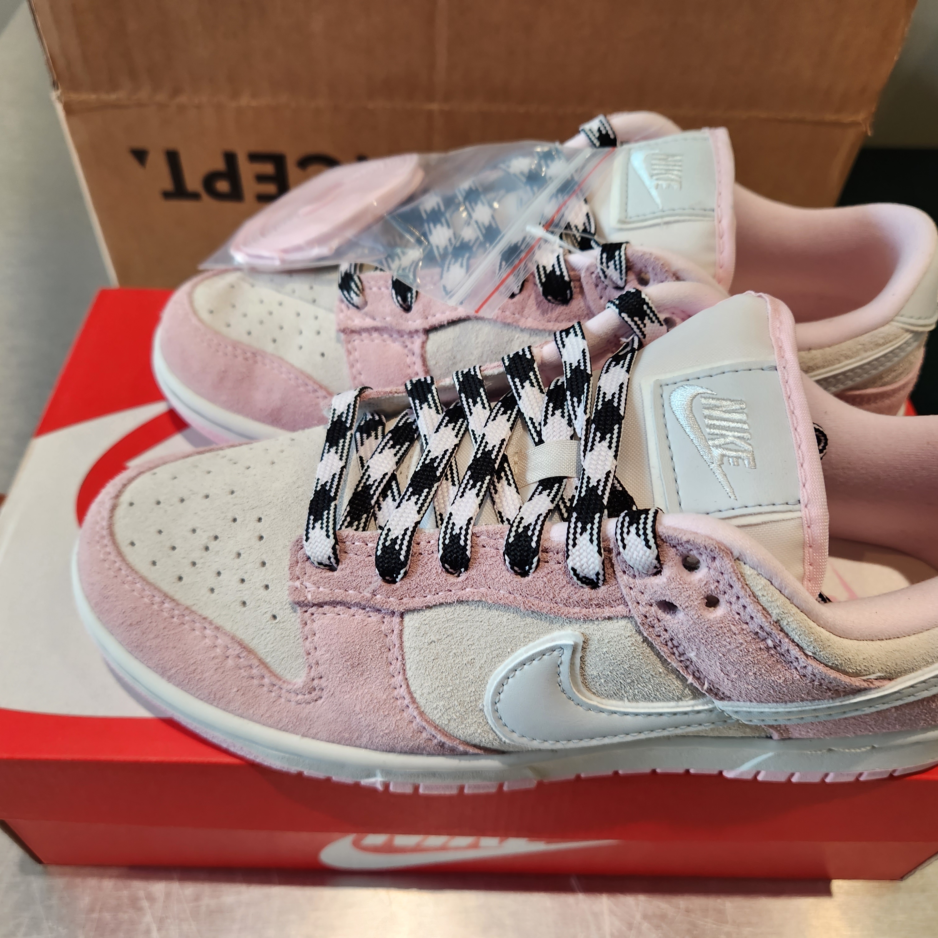 (W) Nike Dunk Low LX Pink Foam 착용 스타일 - 3