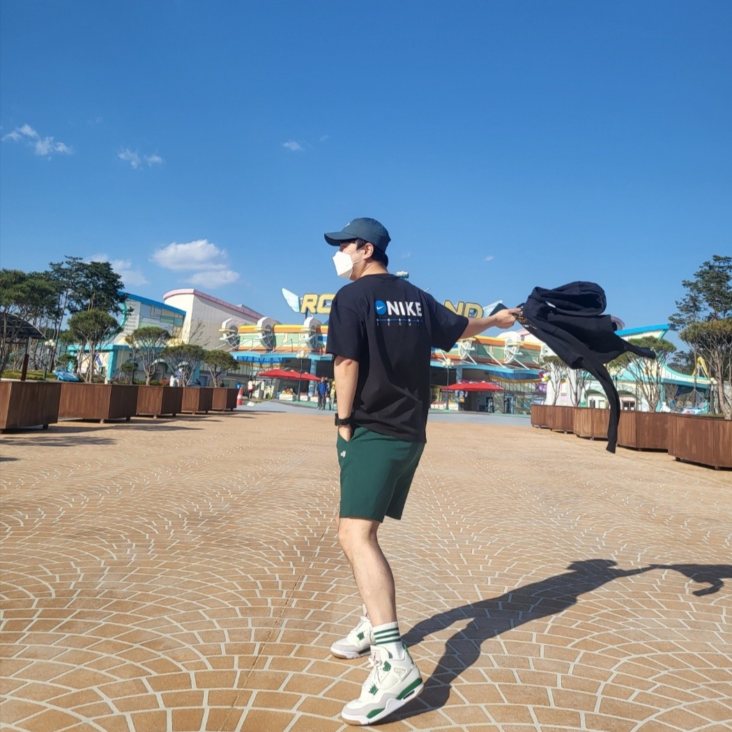 Jordan 4 x Nike SB Retro SP Pine Green 착용 스타일 - 1