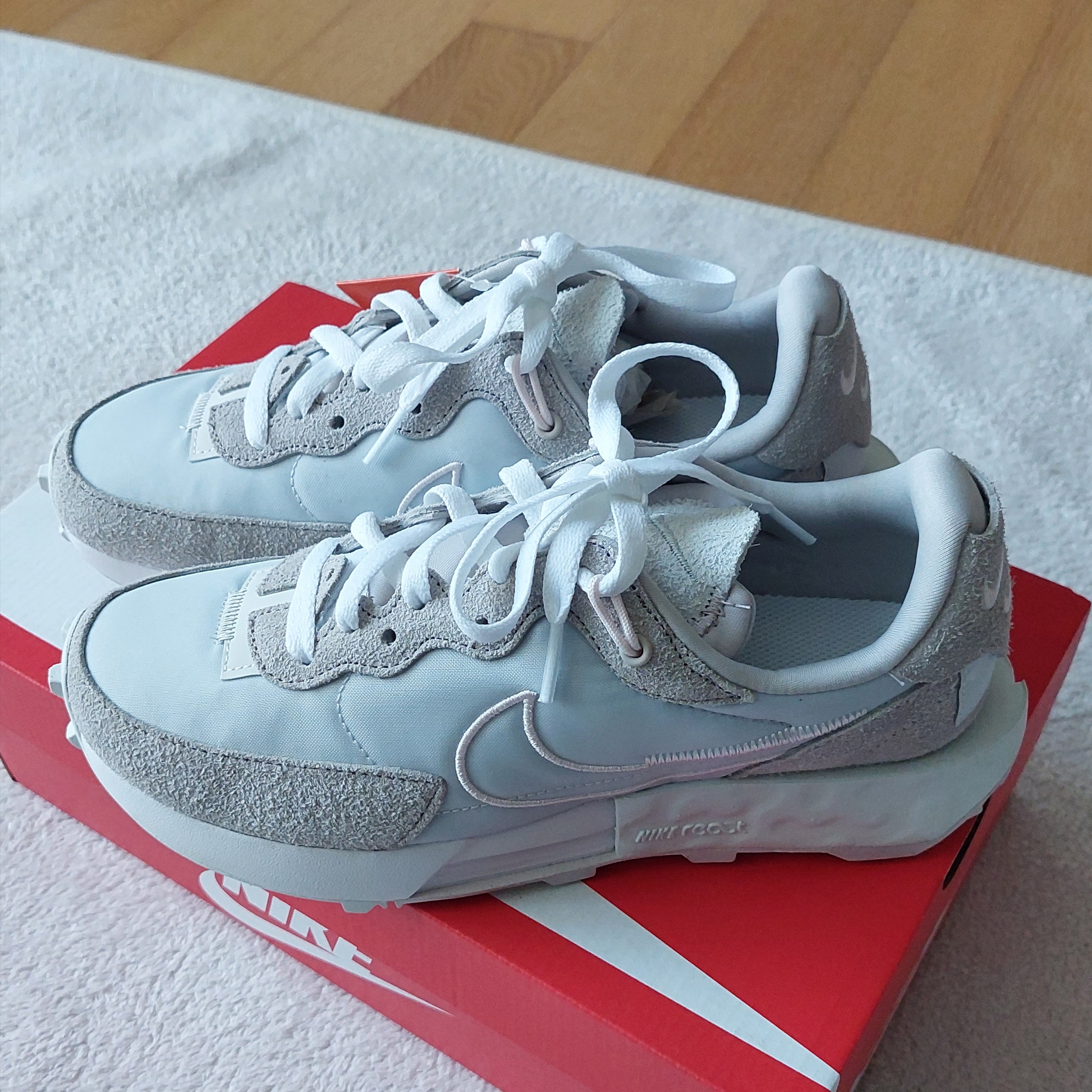 (W) Nike Fontanka Waffle Pure Platinum 착용 스타일 - 1