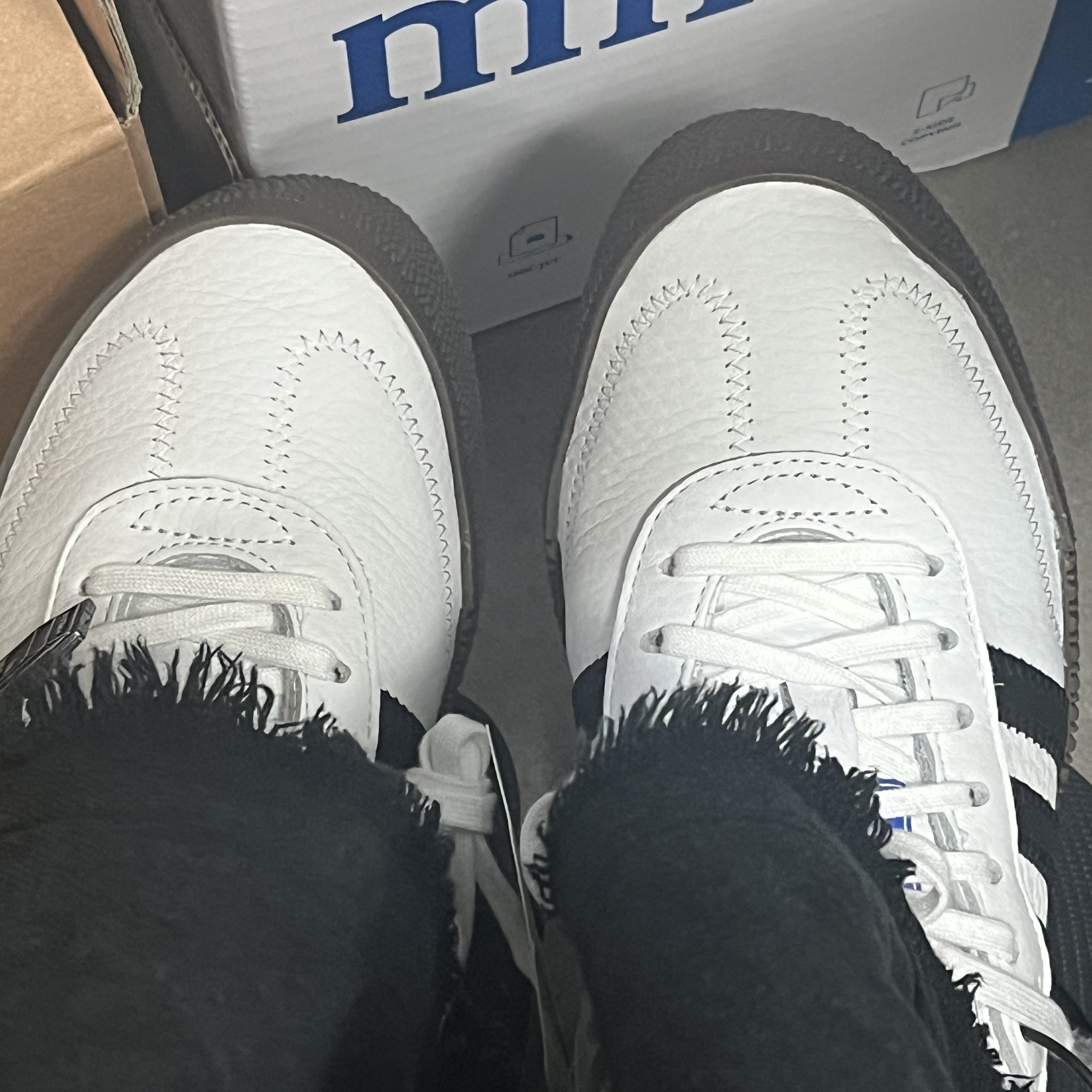 (W) Adidas Sambarose White Black Gum 착용 스타일 - 1