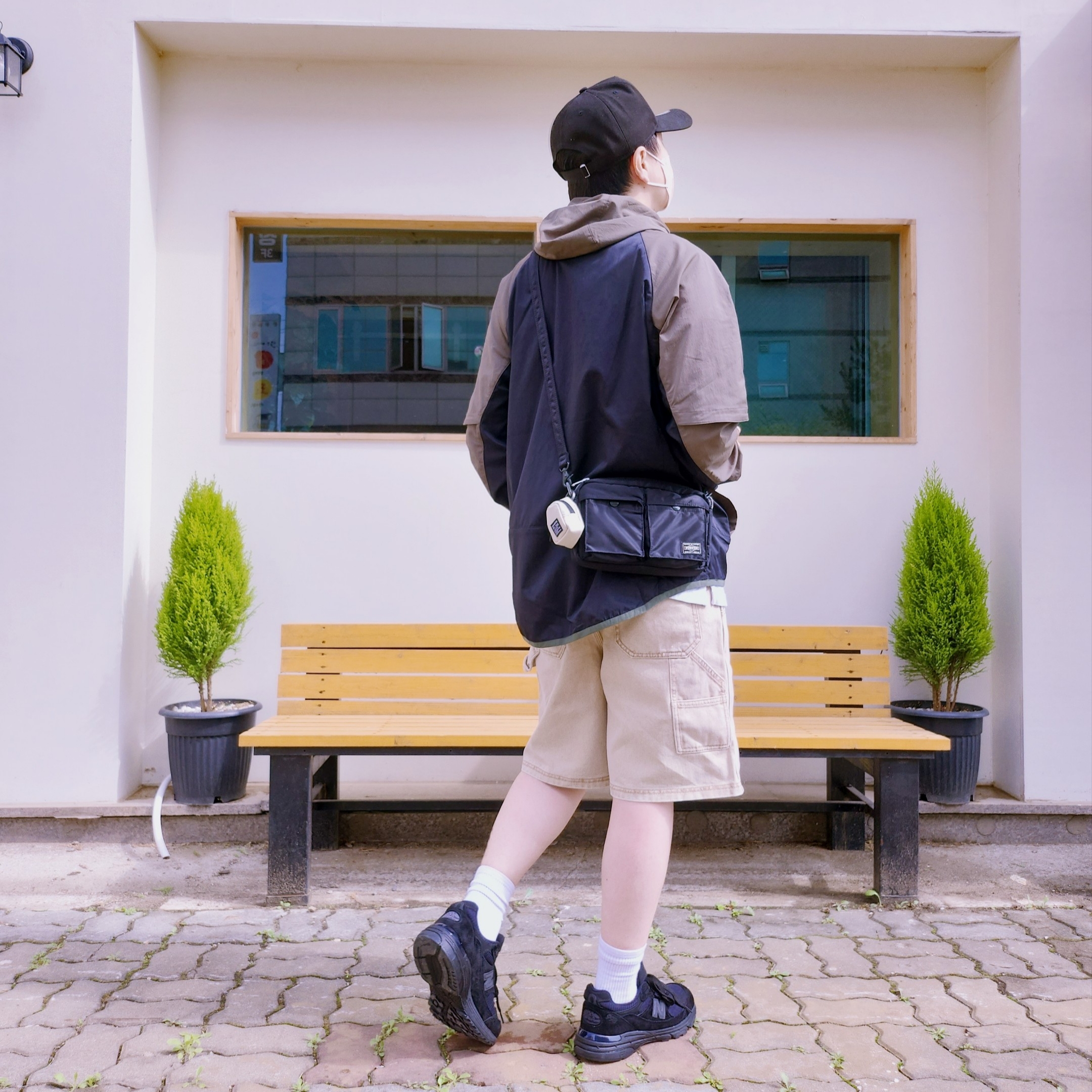 New Balance 993 Made in USA Triple Black - D Standard, Porter Tanker Shoulder Bag Black 착용 스타일 - 2