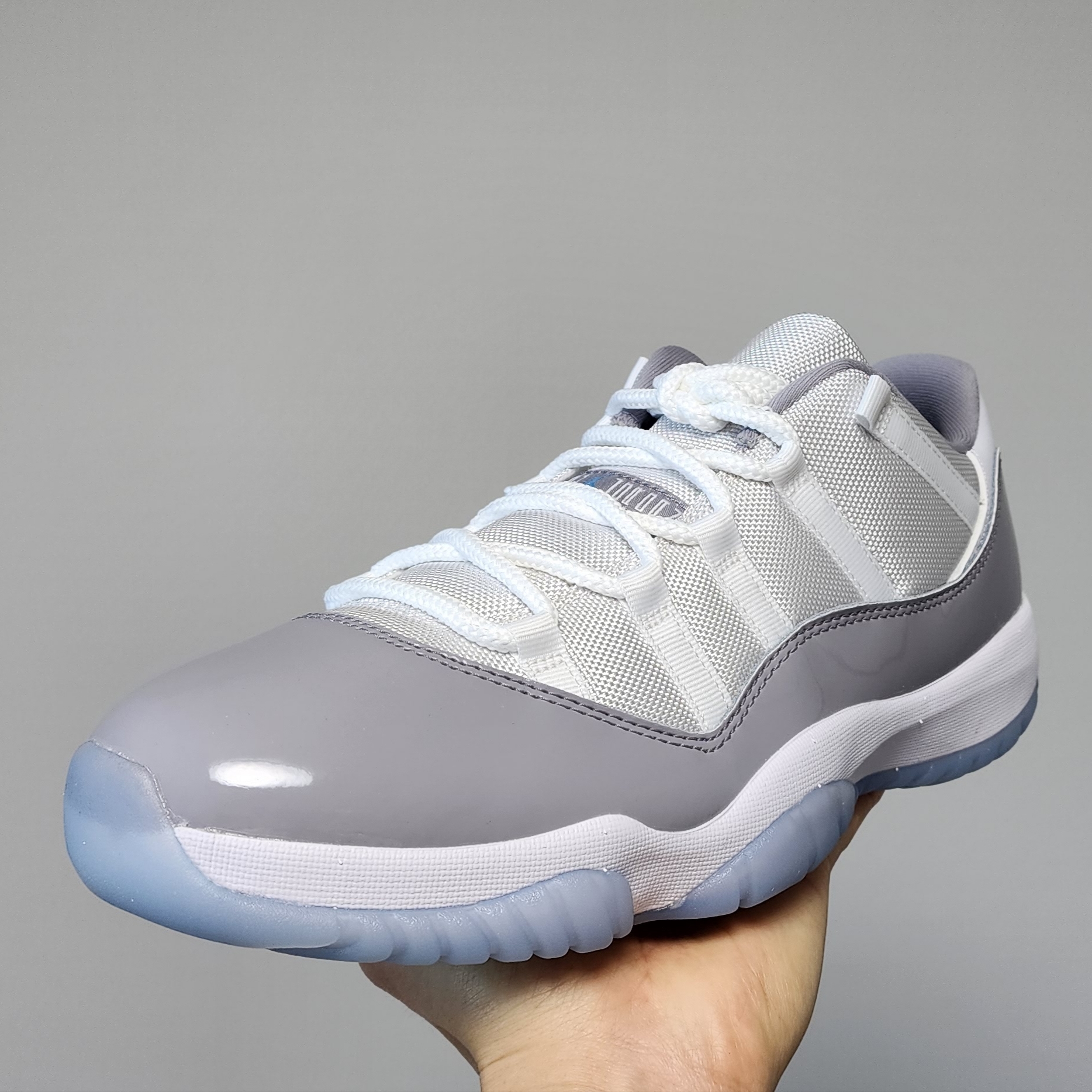 Jordan 11 Retro Low Cement Grey 착용 스타일