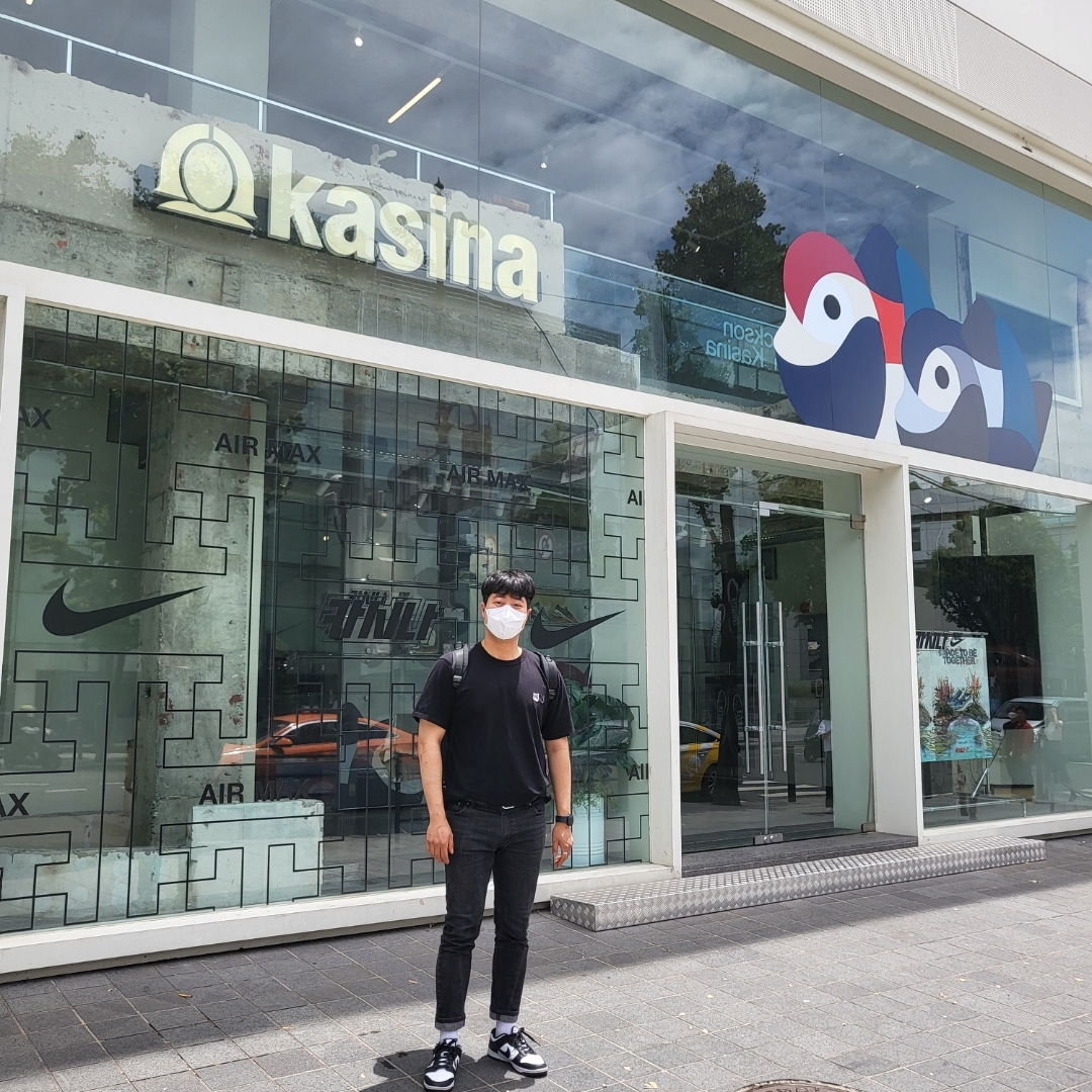 Nike Dunk Low Retro Black, Maison Kitsune Double Monochrome Fox Head Patch Classic T-Shirt Black 착용 스타일 - 2
