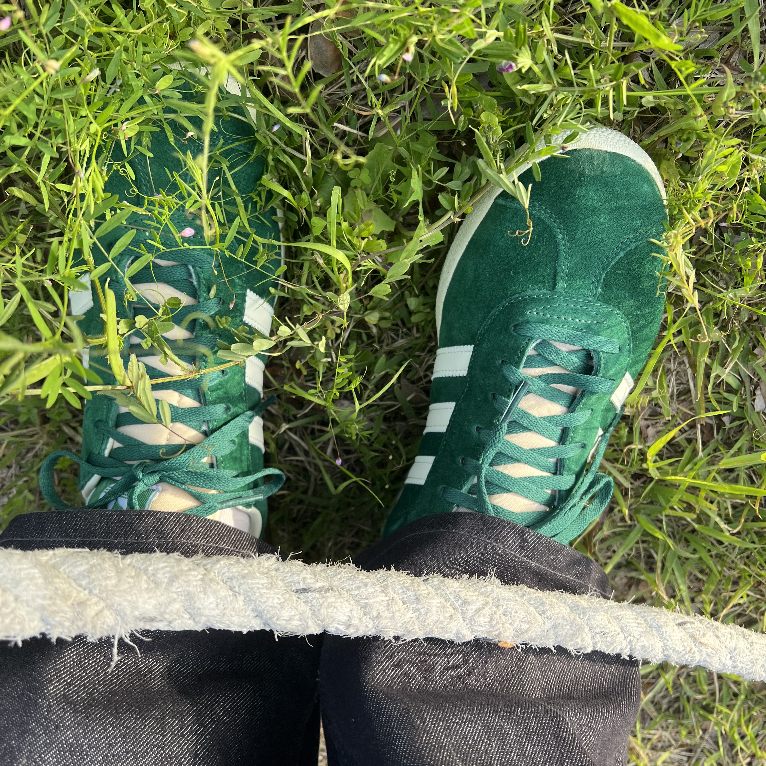 Adidas Gazelle Dark Green Cream White 착용 스타일