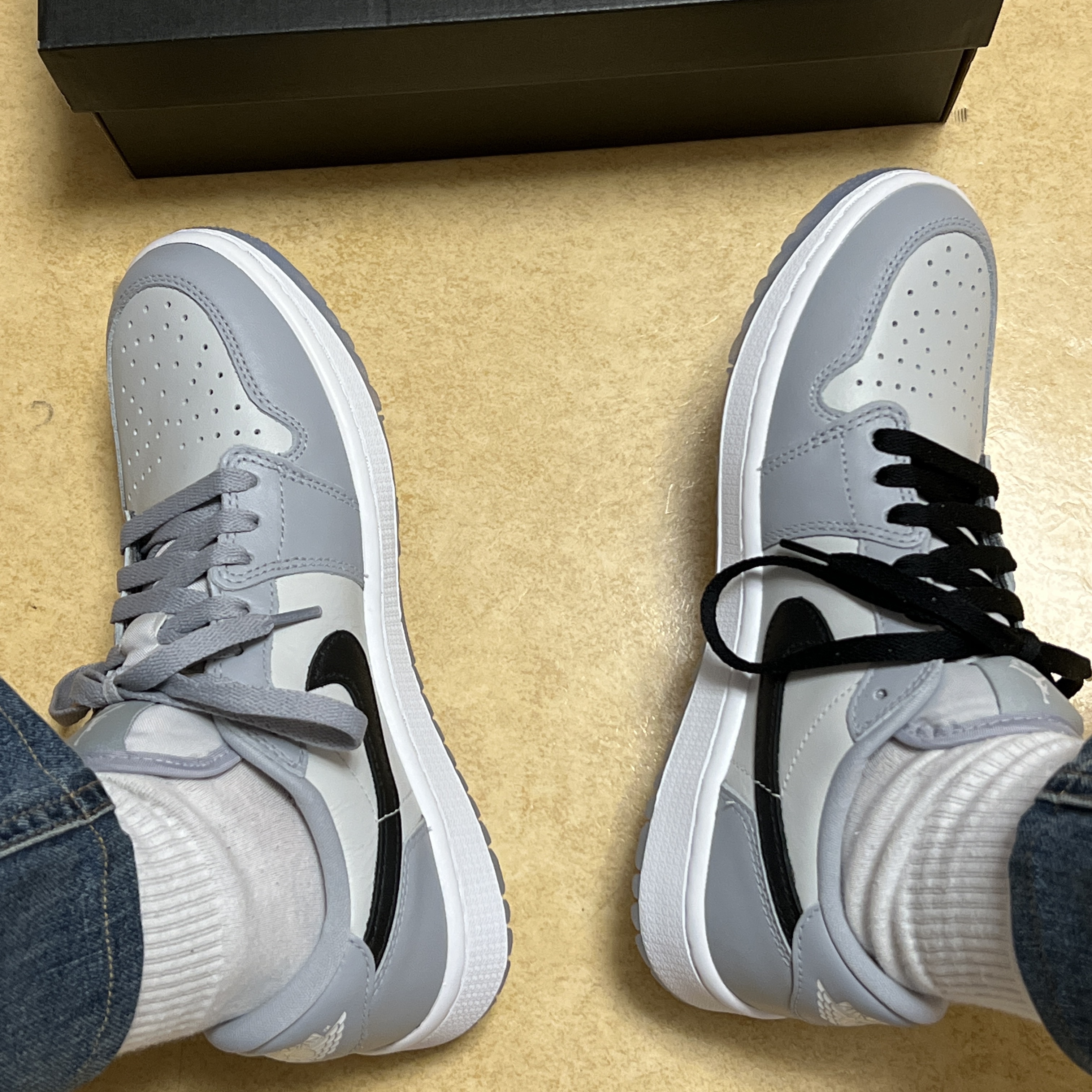 Jordan 1 Low Golf Wolf Grey 착용 스타일