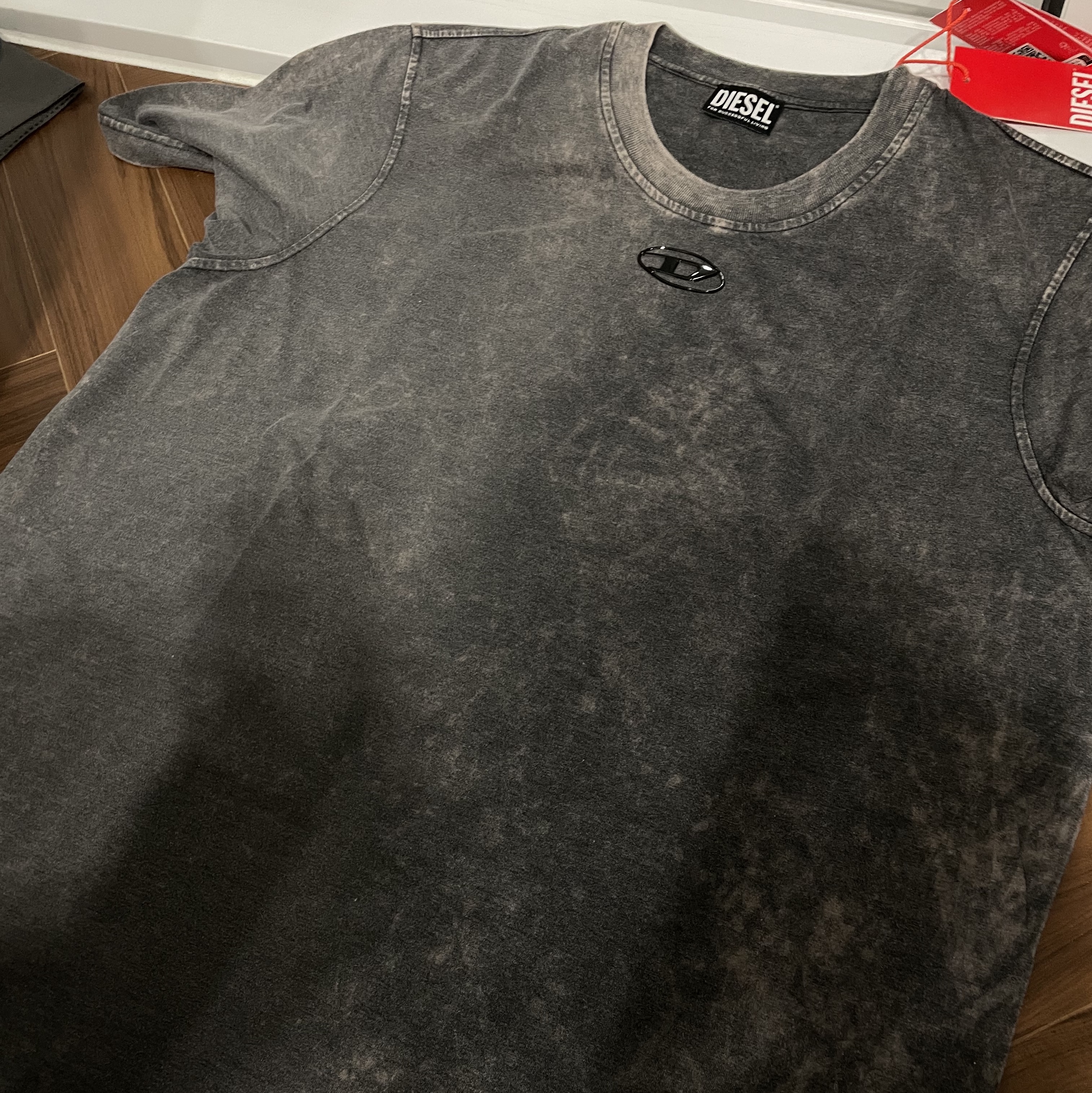 Diesel T-Just-G1 Overdyed T-Shirt with Logo Grey 착용 스타일 - 2